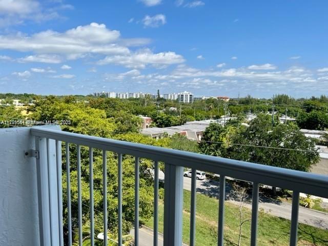 Rental Property at 2000 Ne 135th St 602, North Miami, Miami-Dade County, Florida - Bedrooms: 1 
Bathrooms: 1  - $1,900 MO.
