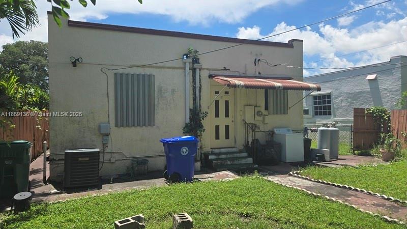 17TH AVE MANOR - Residential