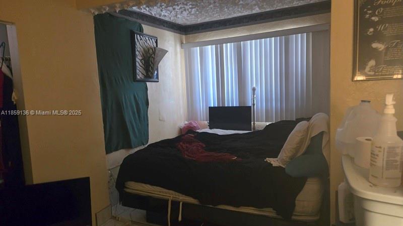 17TH AVE MANOR - Residential