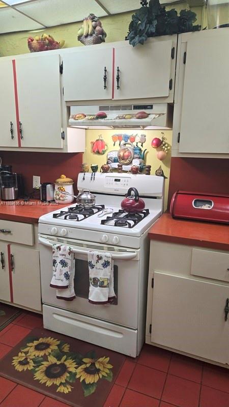 17TH AVE MANOR - Residential