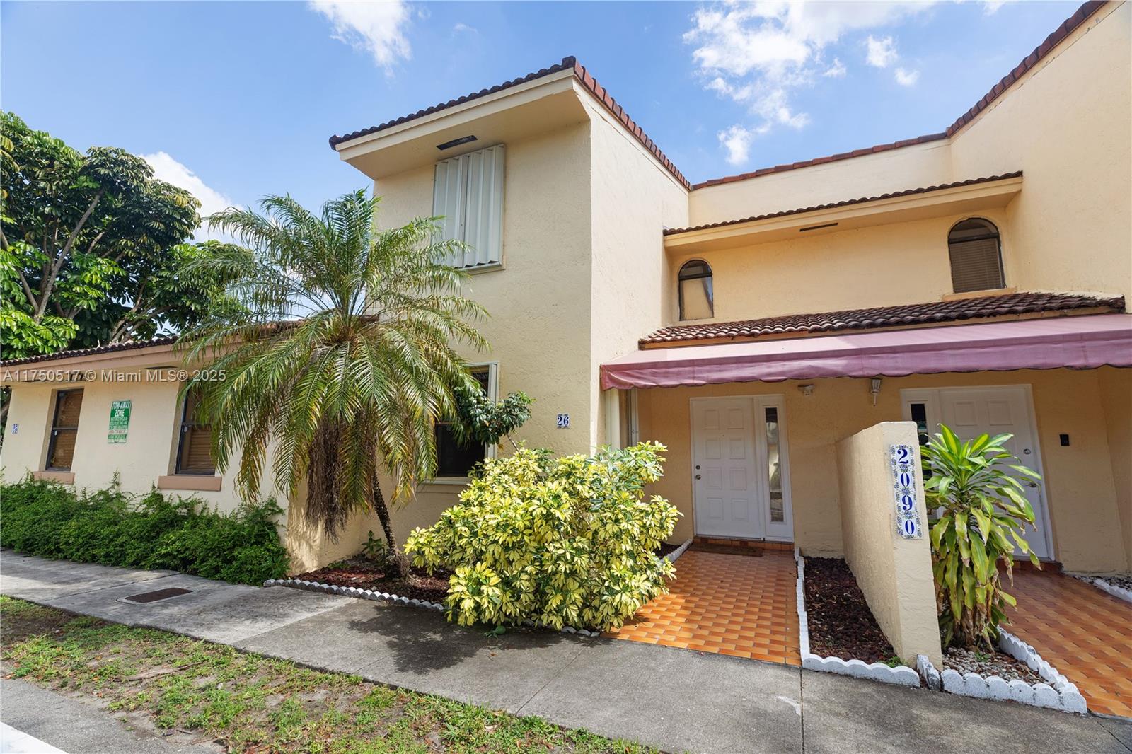 2090 Sw 122nd Ave 26, Miami, Broward County, Florida - 3 Bedrooms  
3 Bathrooms - 