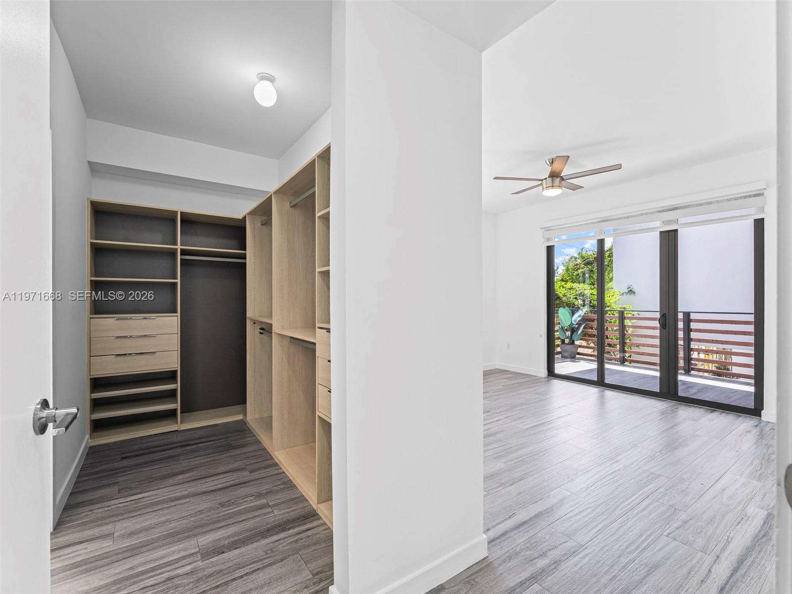 L'UCCELLO CONDO - Residential Lease