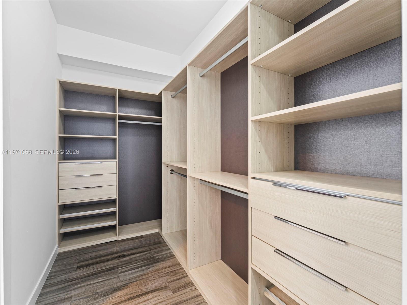 L'UCCELLO CONDO - Residential Lease