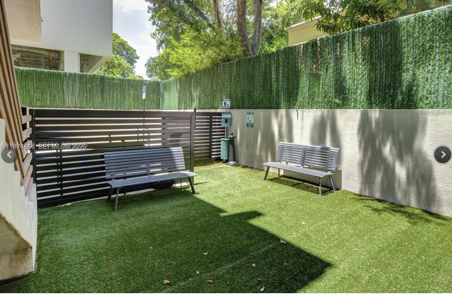 L'UCCELLO CONDO - Residential Lease