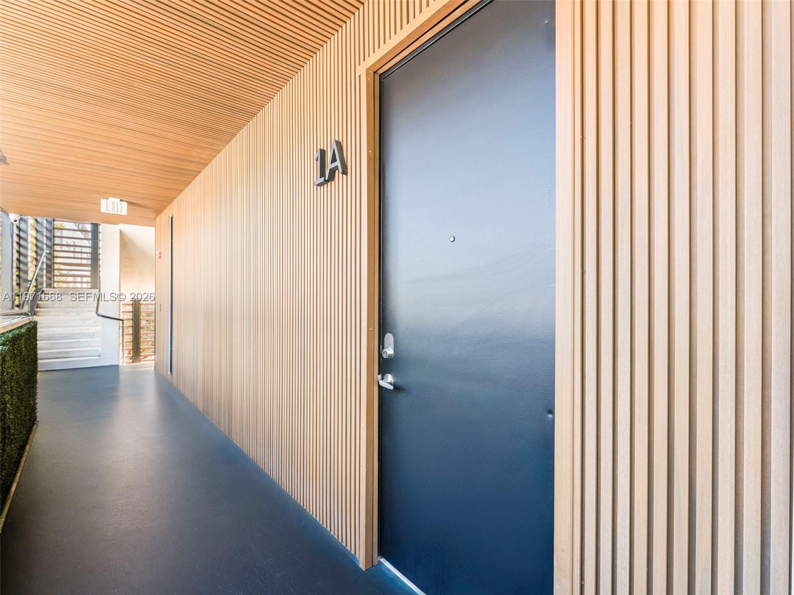 L'UCCELLO CONDO - Residential Lease