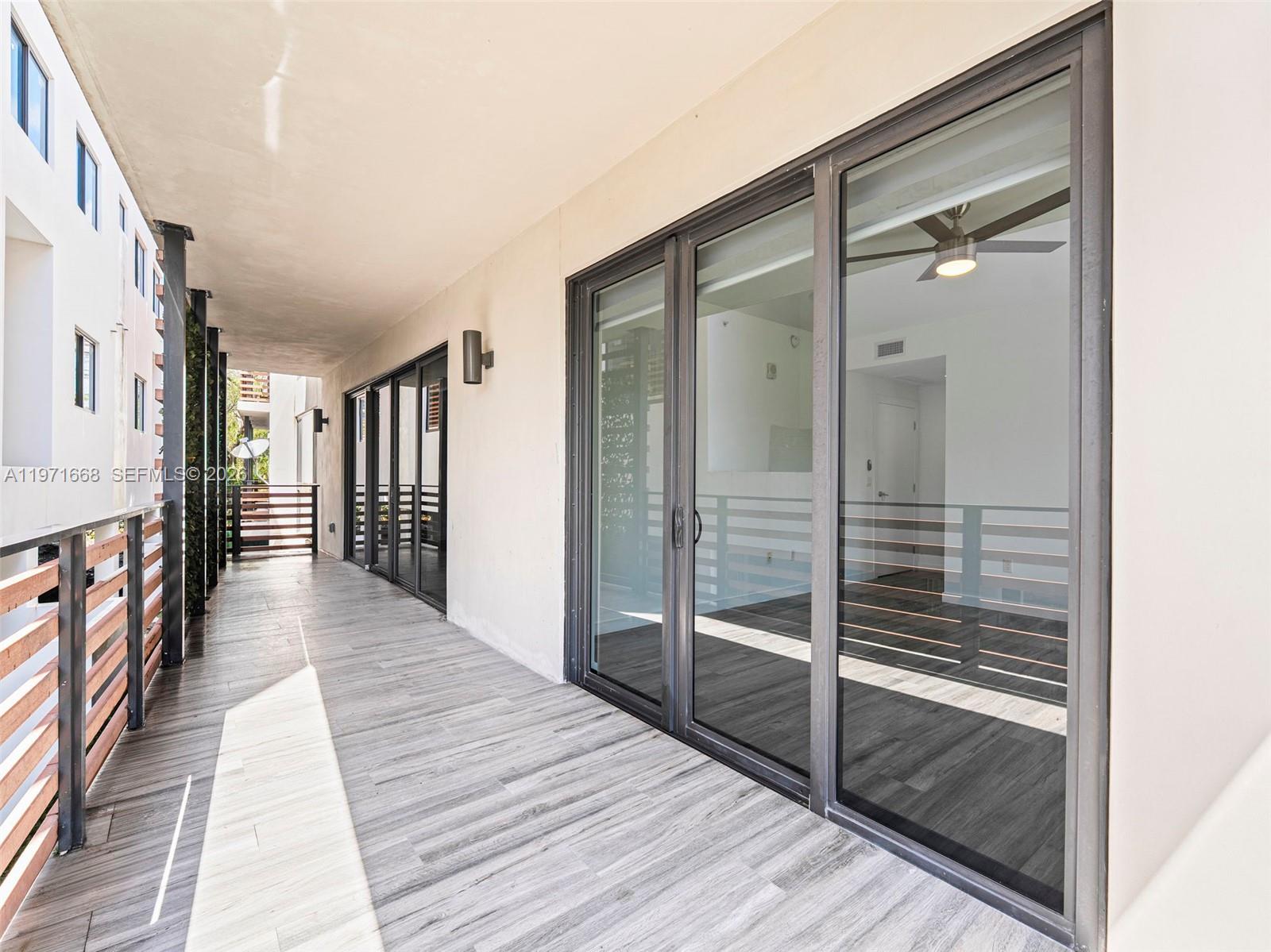 L'UCCELLO CONDO - Residential Lease