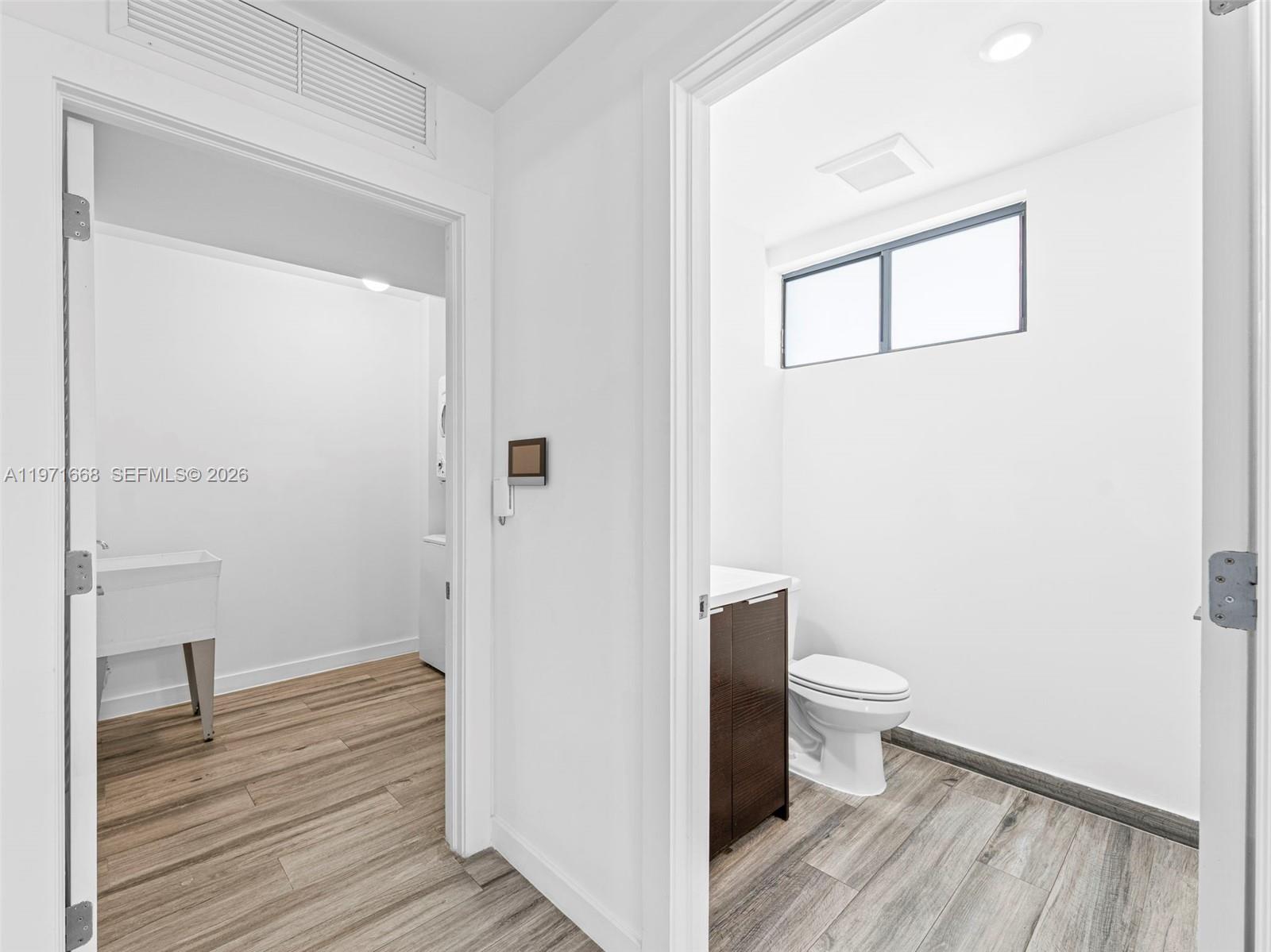 L'UCCELLO CONDO - Residential Lease