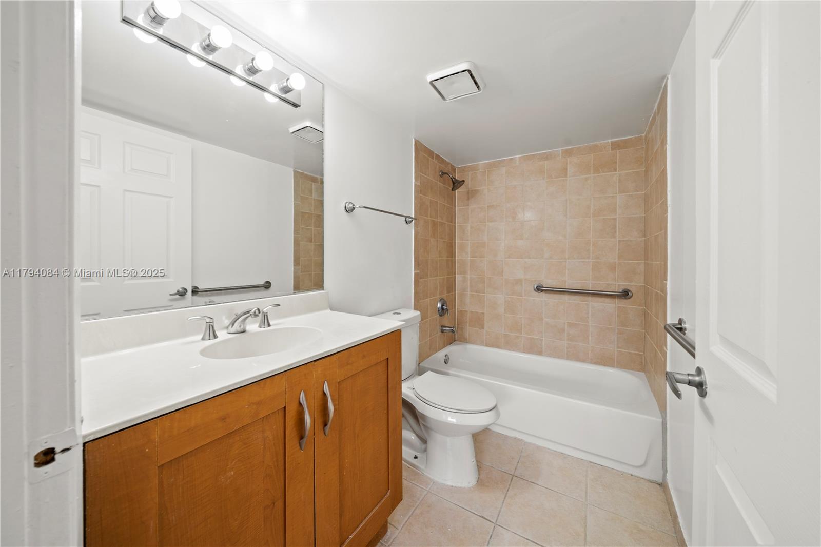 BOCAR CONDO - Residential Lease