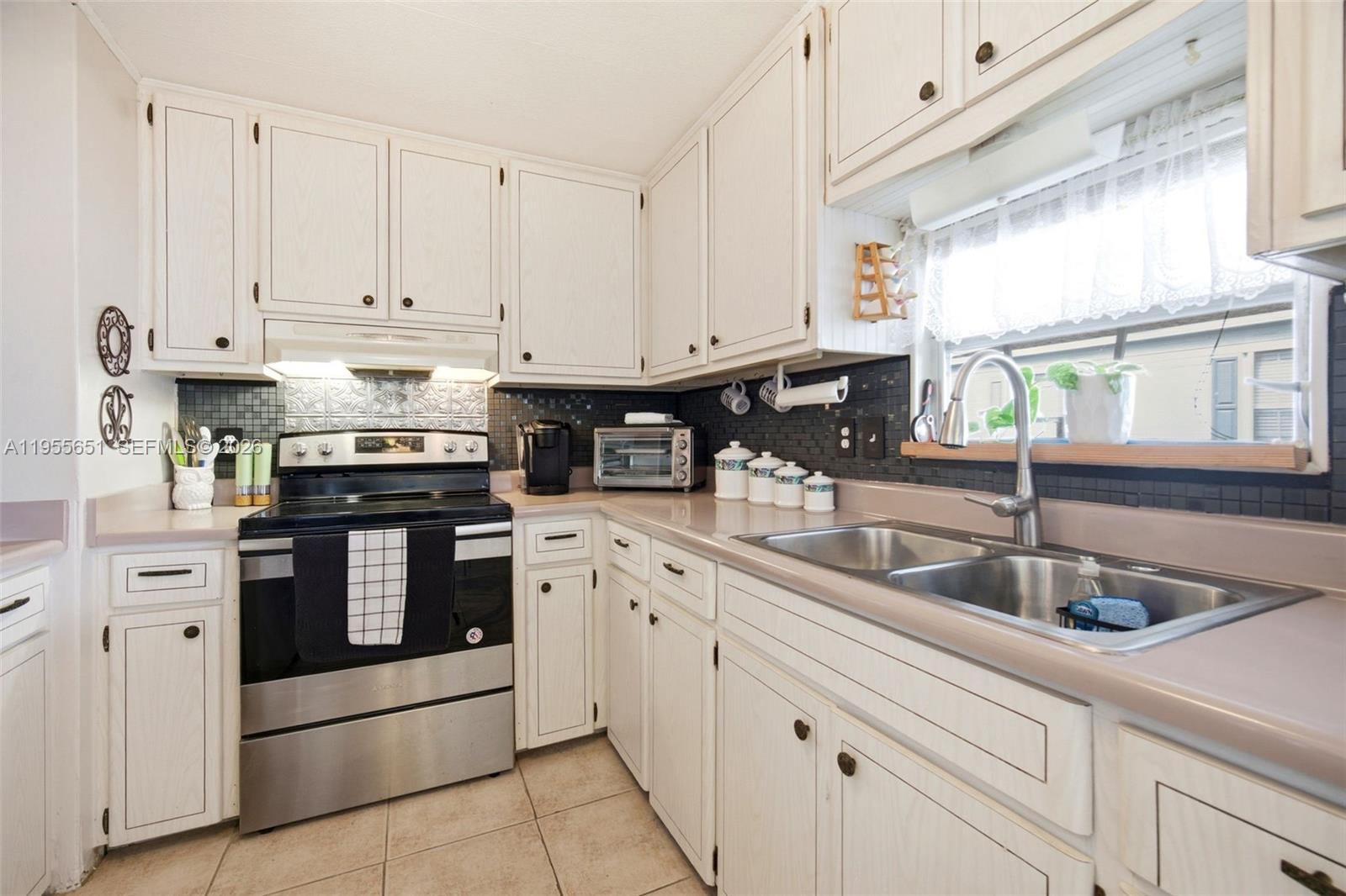 PARK CITY SEC THREE - Residential