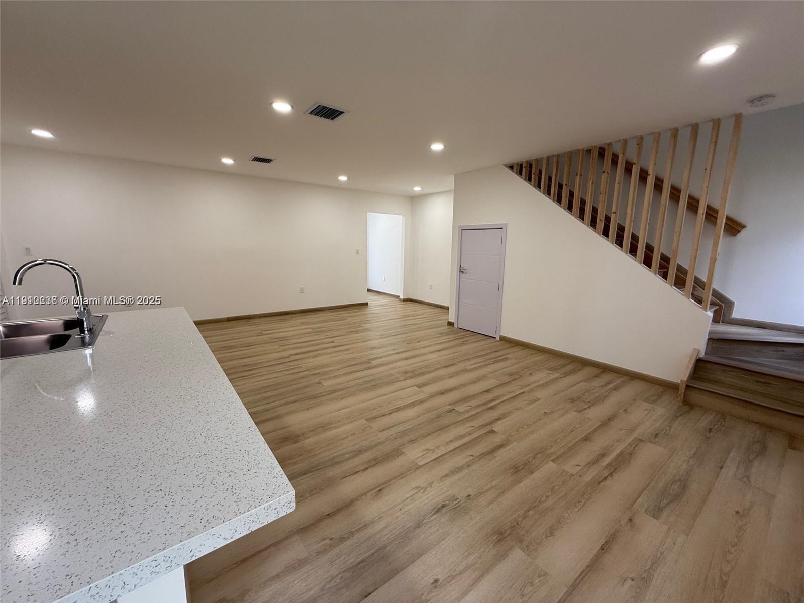 GREEN PARK SUB - Residential Lease