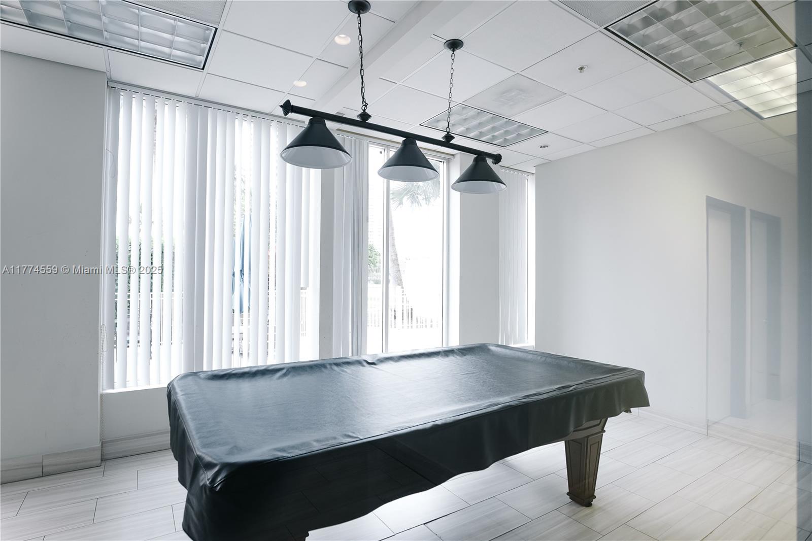 OCEANVIEW BUILDING A COND - Residential