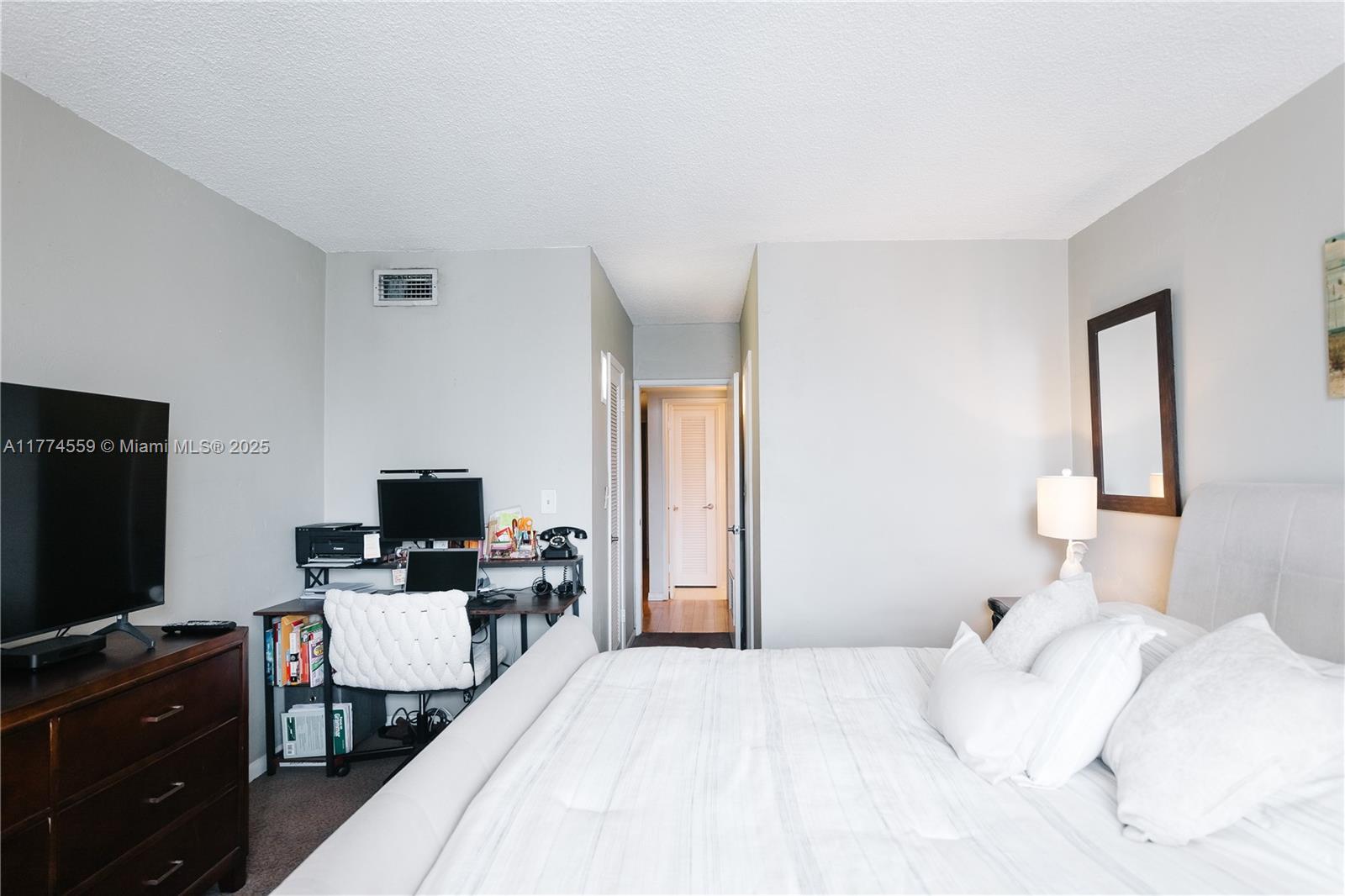 OCEANVIEW BUILDING A COND - Residential