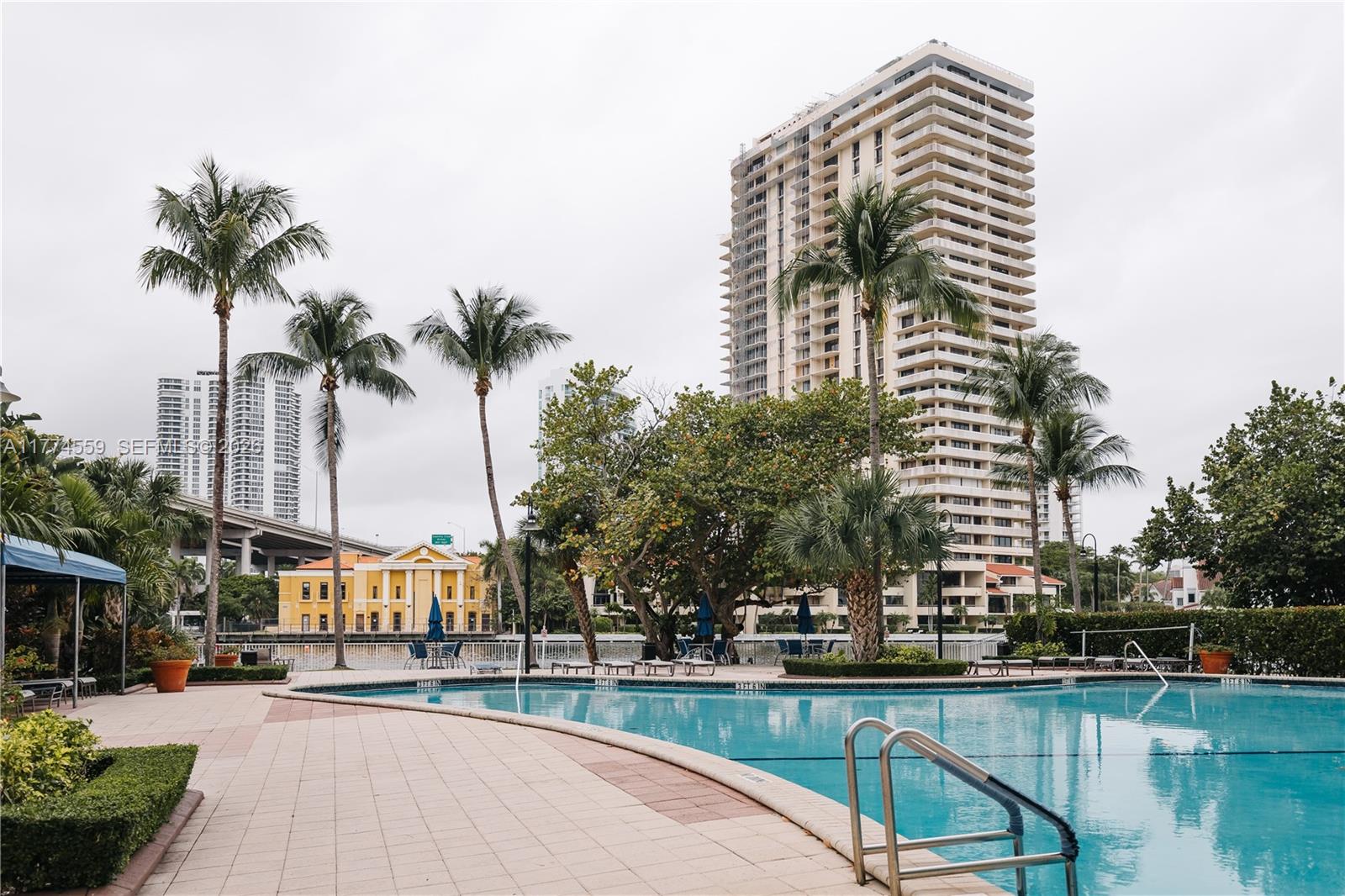 OCEANVIEW BUILDING A COND - Residential