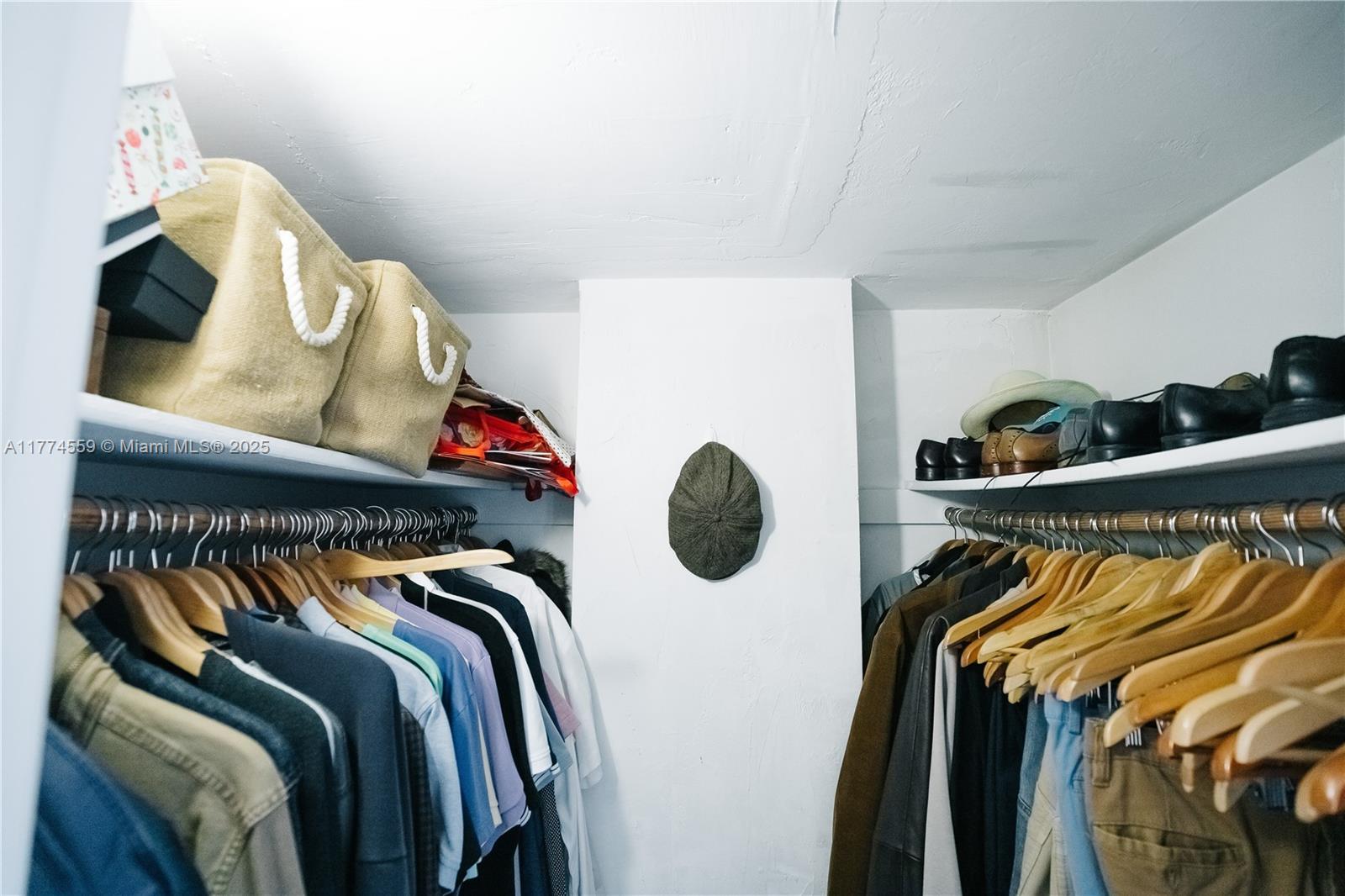 OCEANVIEW BUILDING A COND - Residential