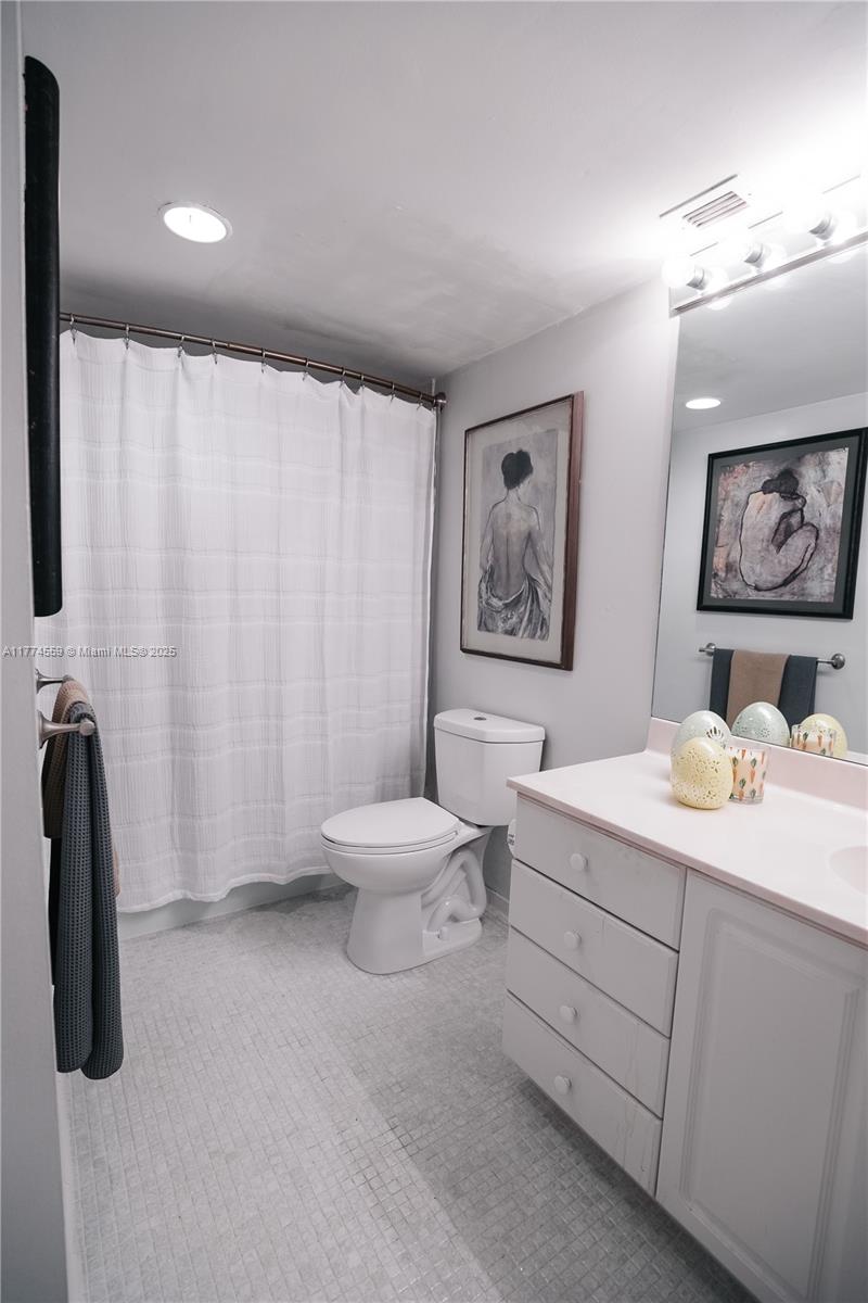 OCEANVIEW BUILDING A COND - Residential