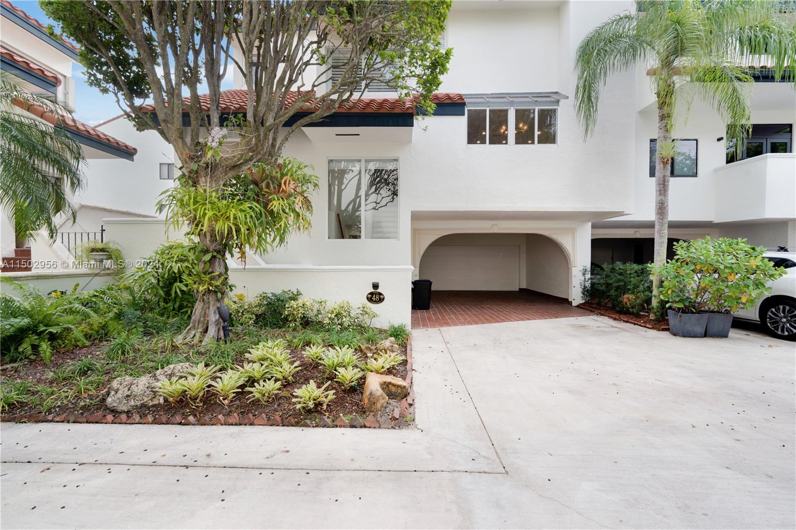 L HERMITAGE - Residential