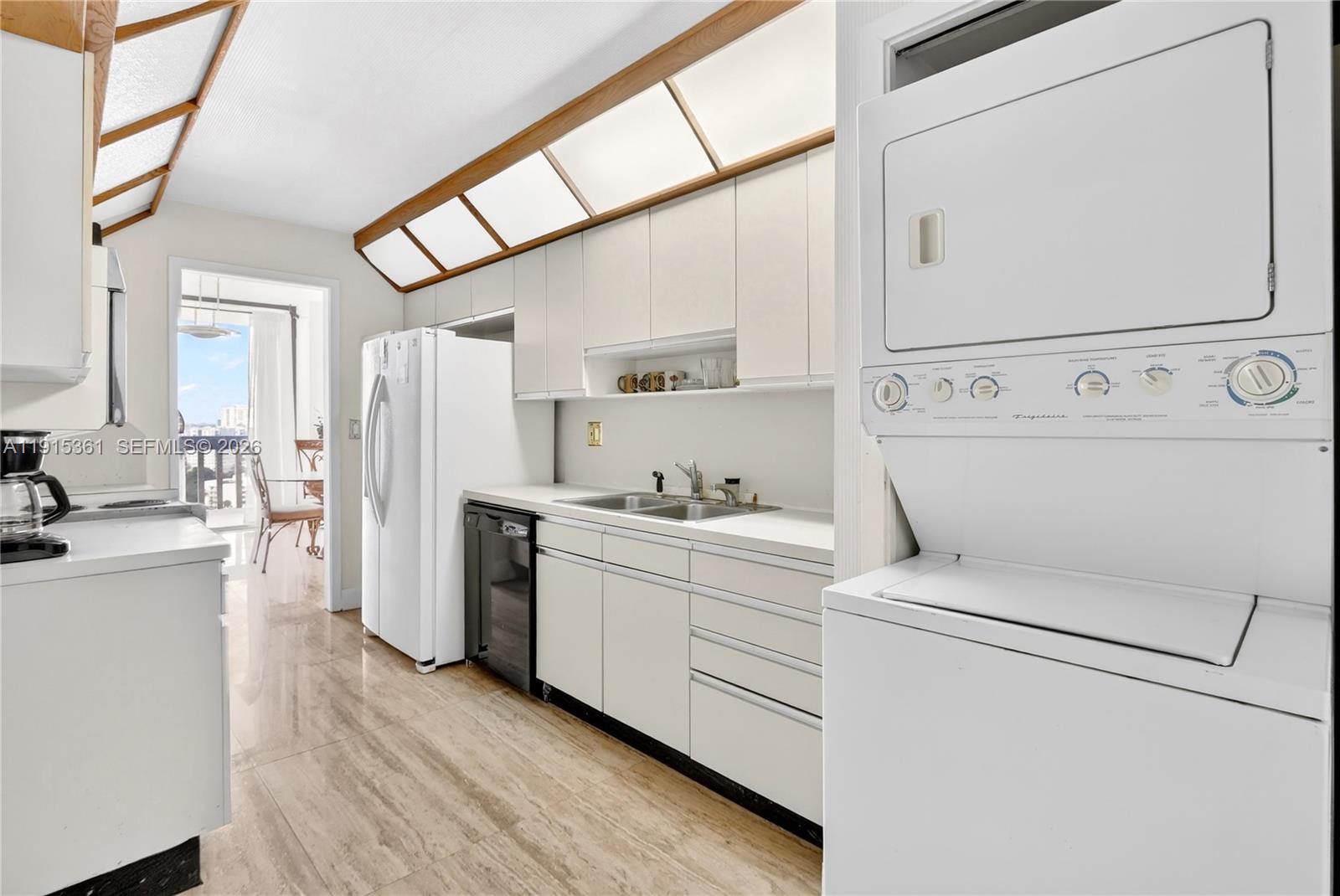 TURNBERRY TOWERS CONDO - Residential