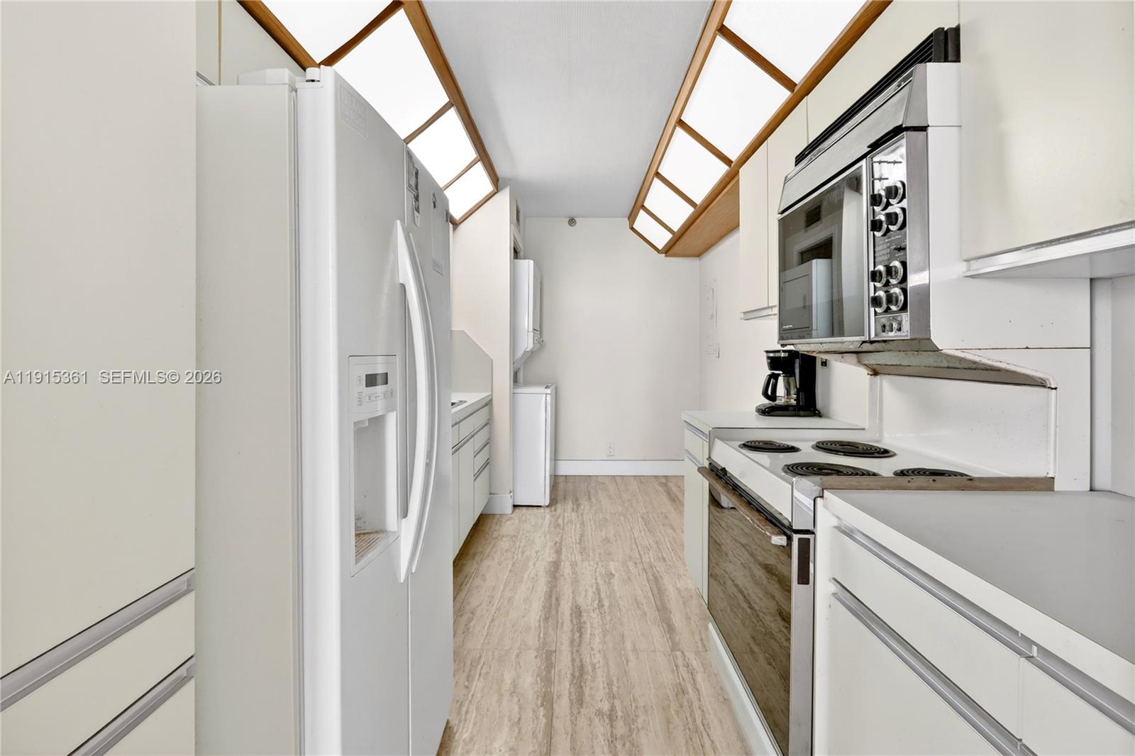 TURNBERRY TOWERS CONDO - Residential