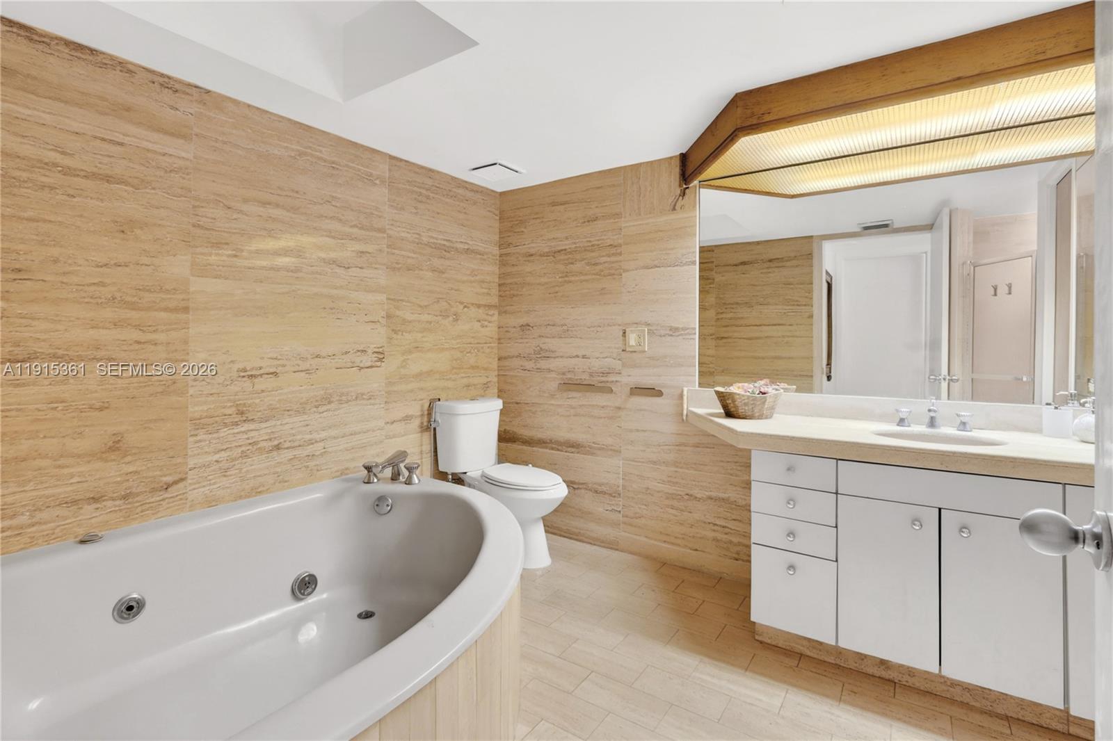 TURNBERRY TOWERS CONDO - Residential