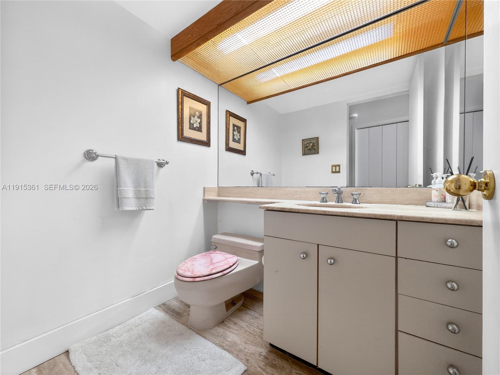 TURNBERRY TOWERS CONDO - Residential