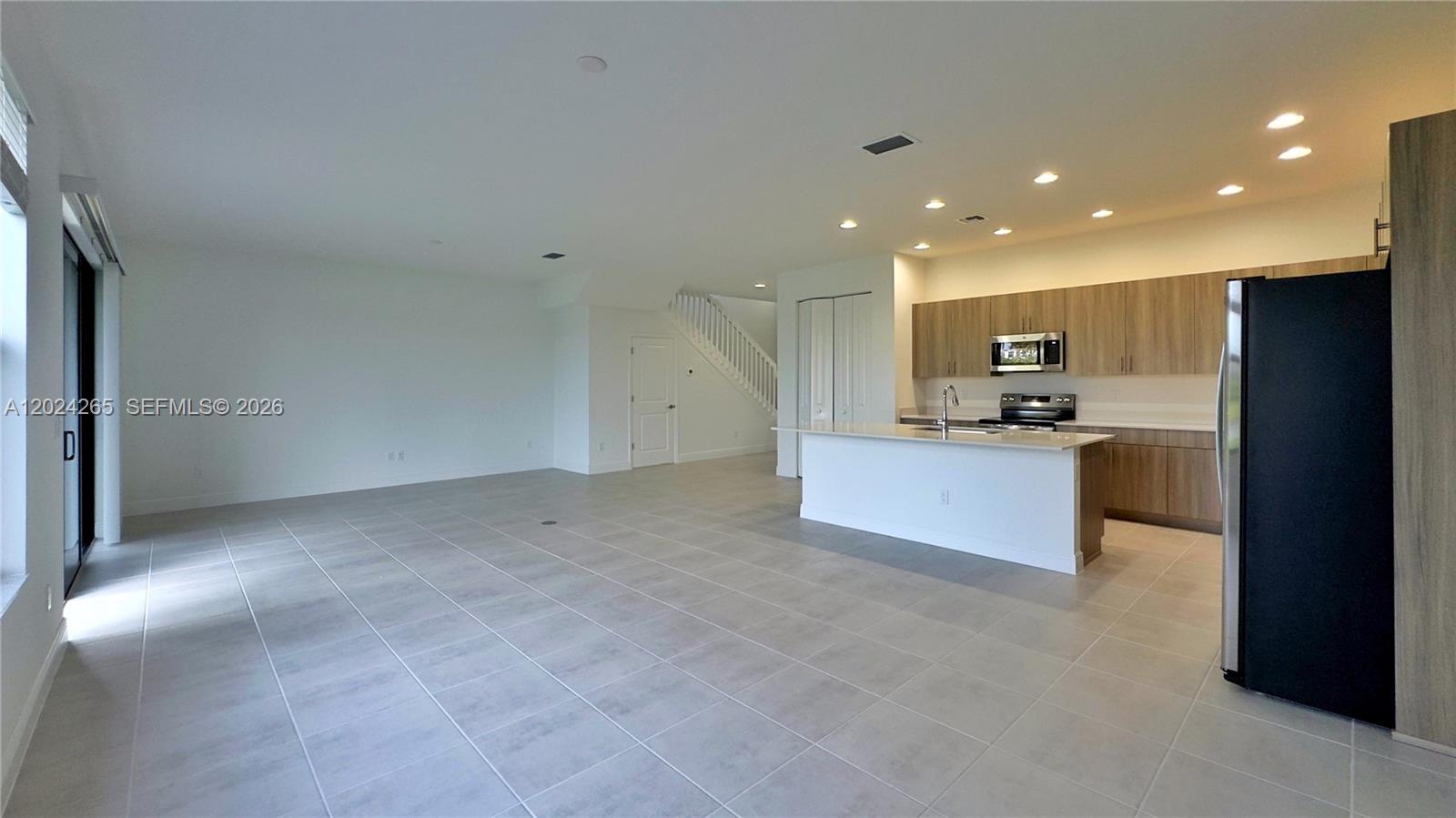 SKY COVE SOUTH PHASE 1 A - Residential Lease