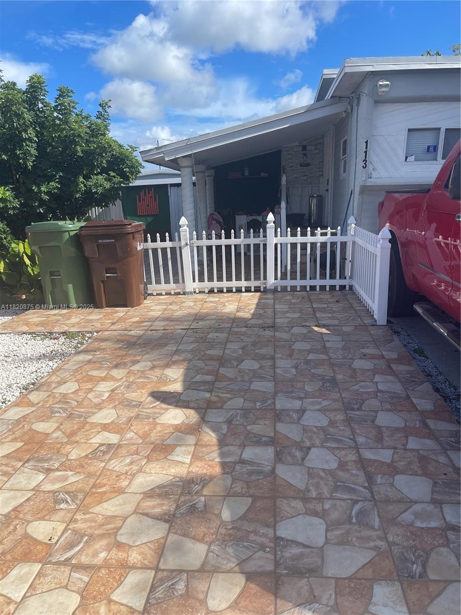 Spacious mobile home located in the heart of Hialeah. Featuring 6 bedrooms and 4 bathrooms, this property is perfect for large families or investors looking for strong rental income potential. Situated in Lot 113 at 2775 W Okeechobee Rd, the home offers a comfortable and functional layout.
The community is conveniently located near schools, shopping, restaurants, and major highways.
Don't miss out on this unique opportunity in the Hialeah market!
