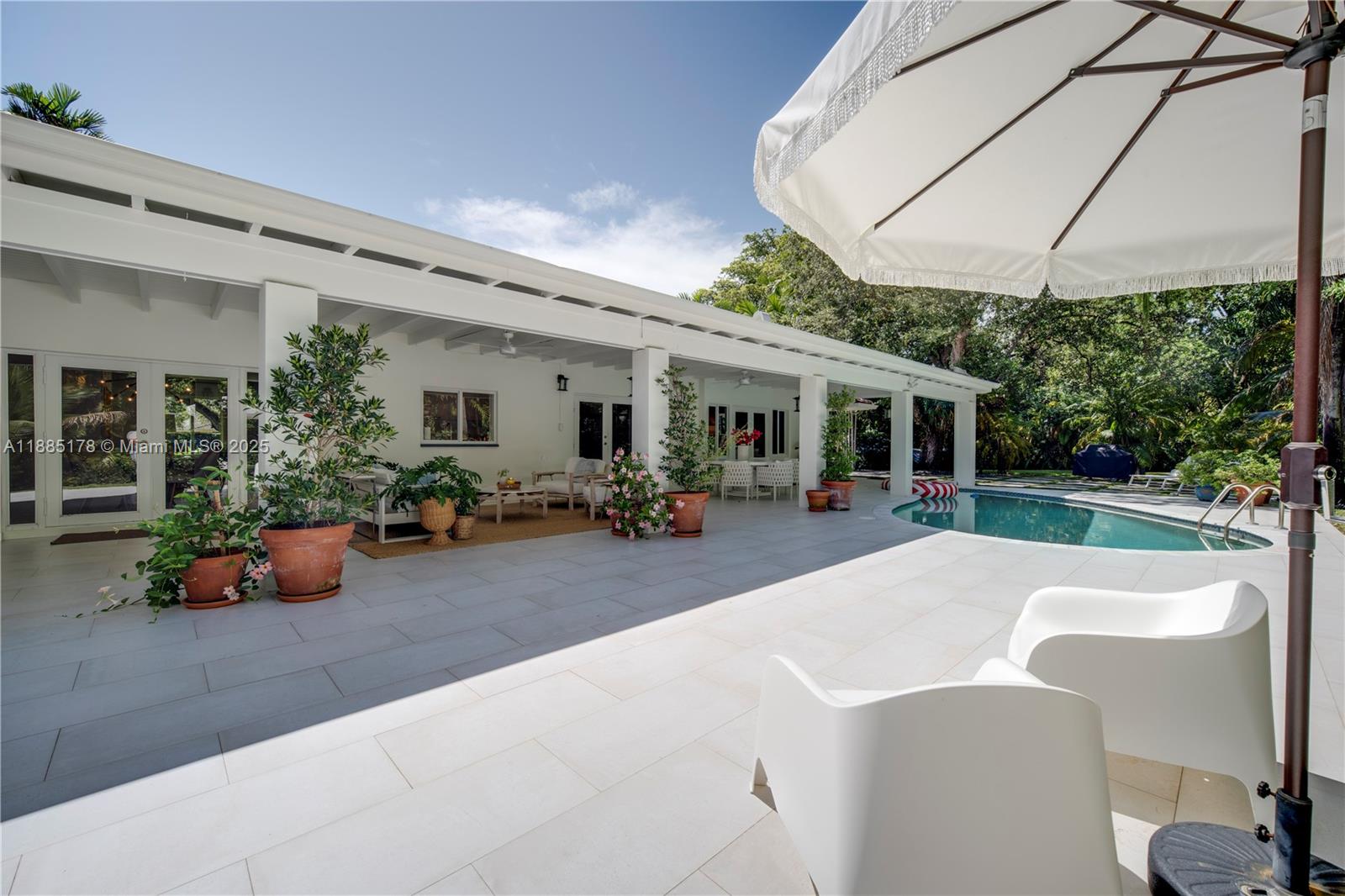 RUNAWAY PINES - Residential