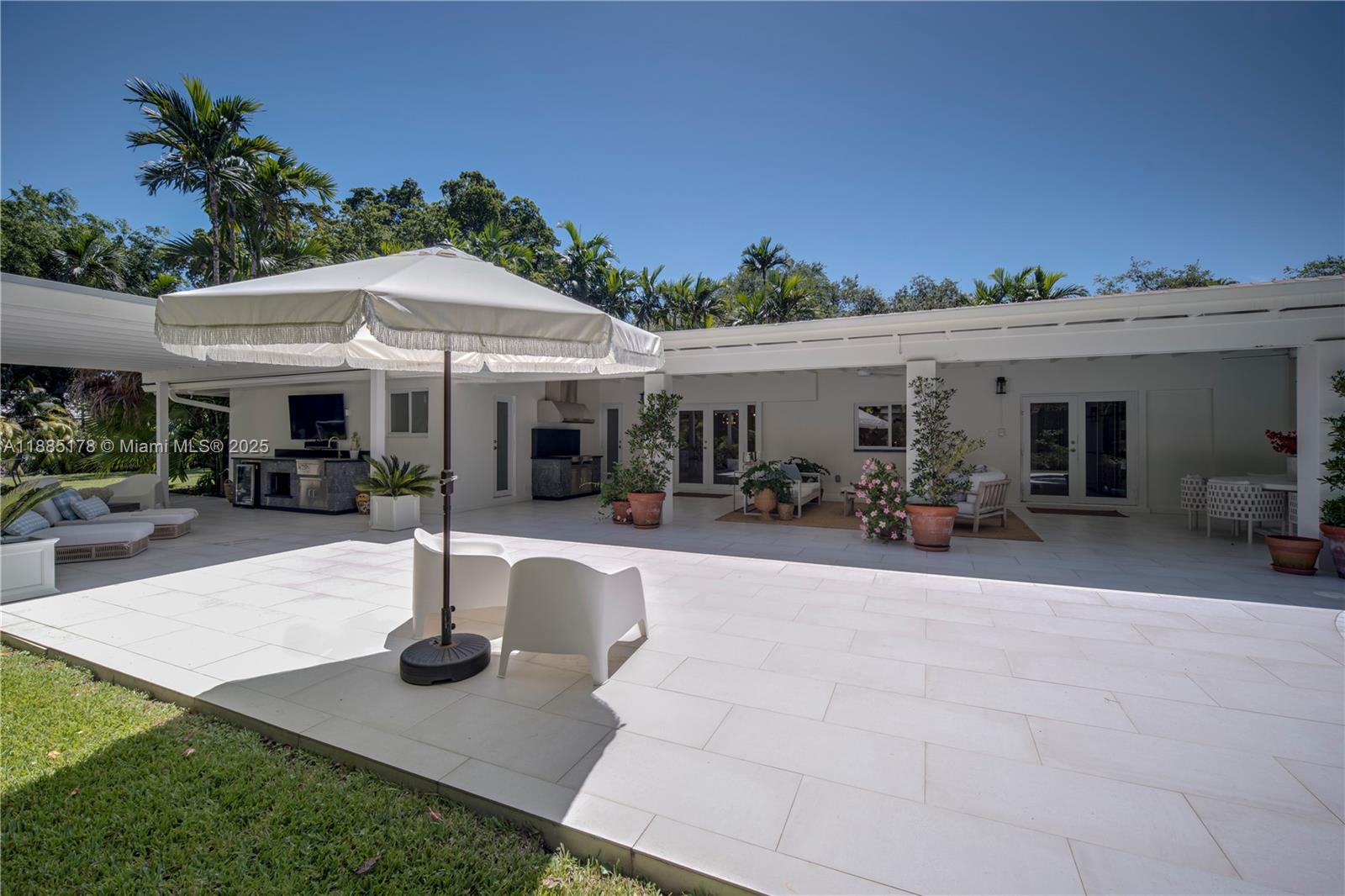 RUNAWAY PINES - Residential