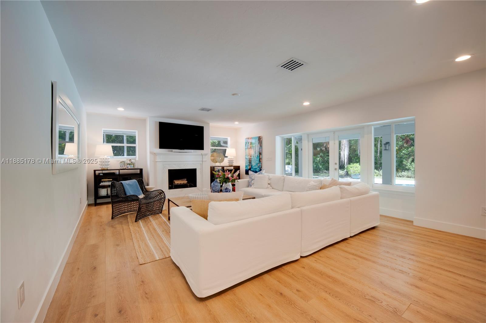 RUNAWAY PINES - Residential