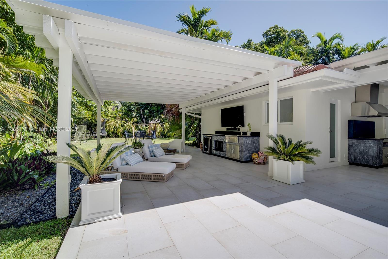 RUNAWAY PINES - Residential