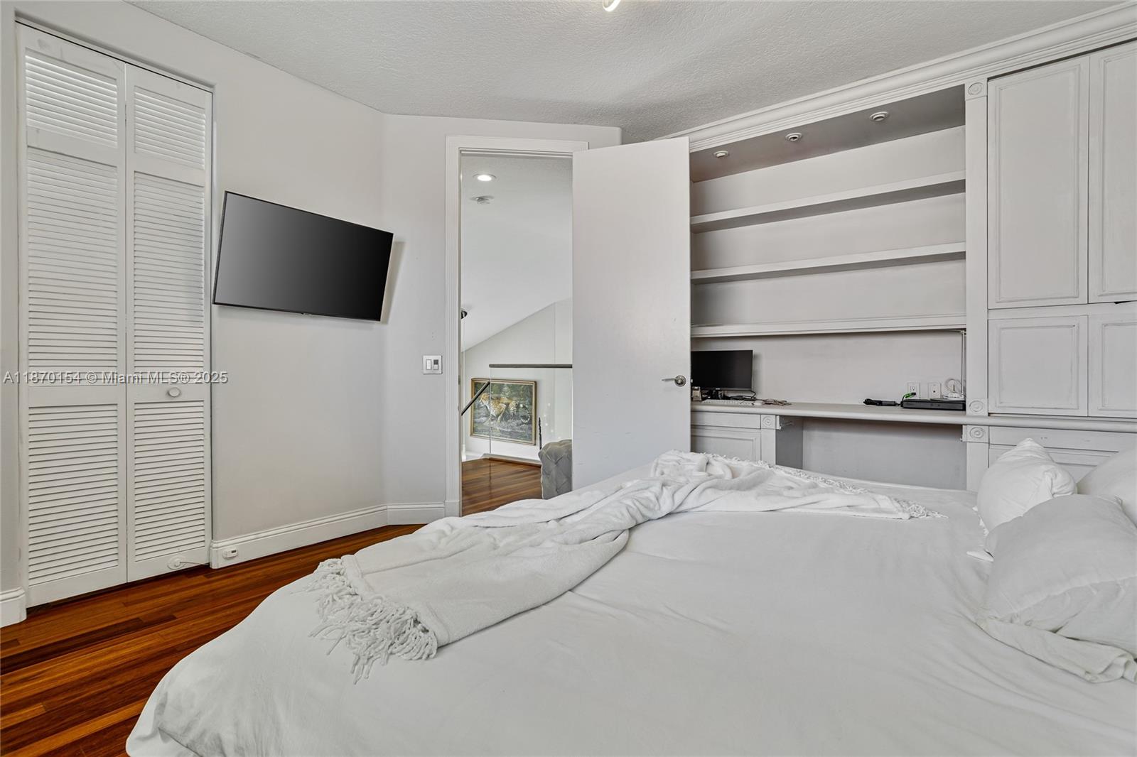 SECTOR SEVEN SOUTH - Residential