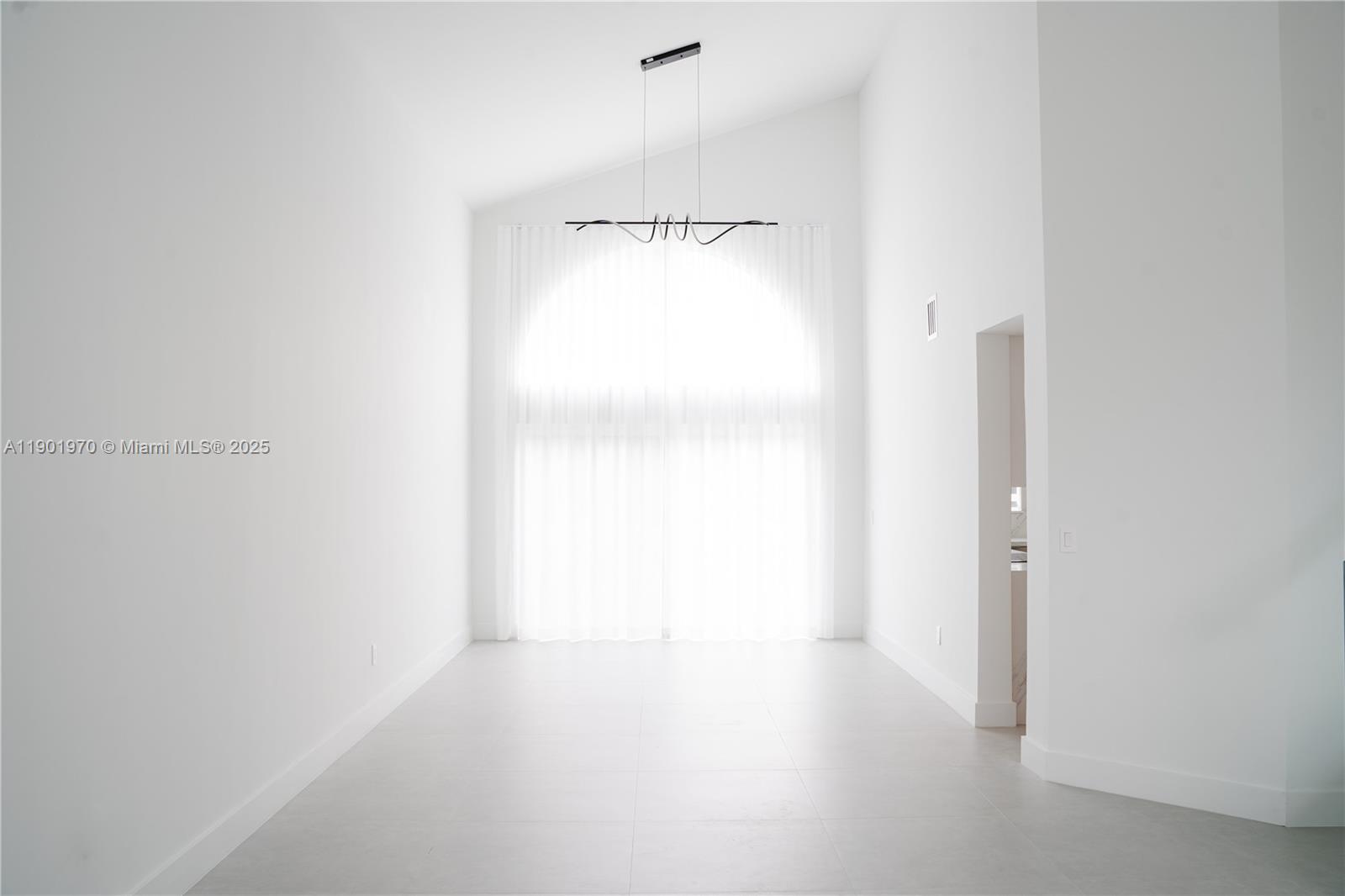 DORAL ISLES-ANTILLES - Residential Lease