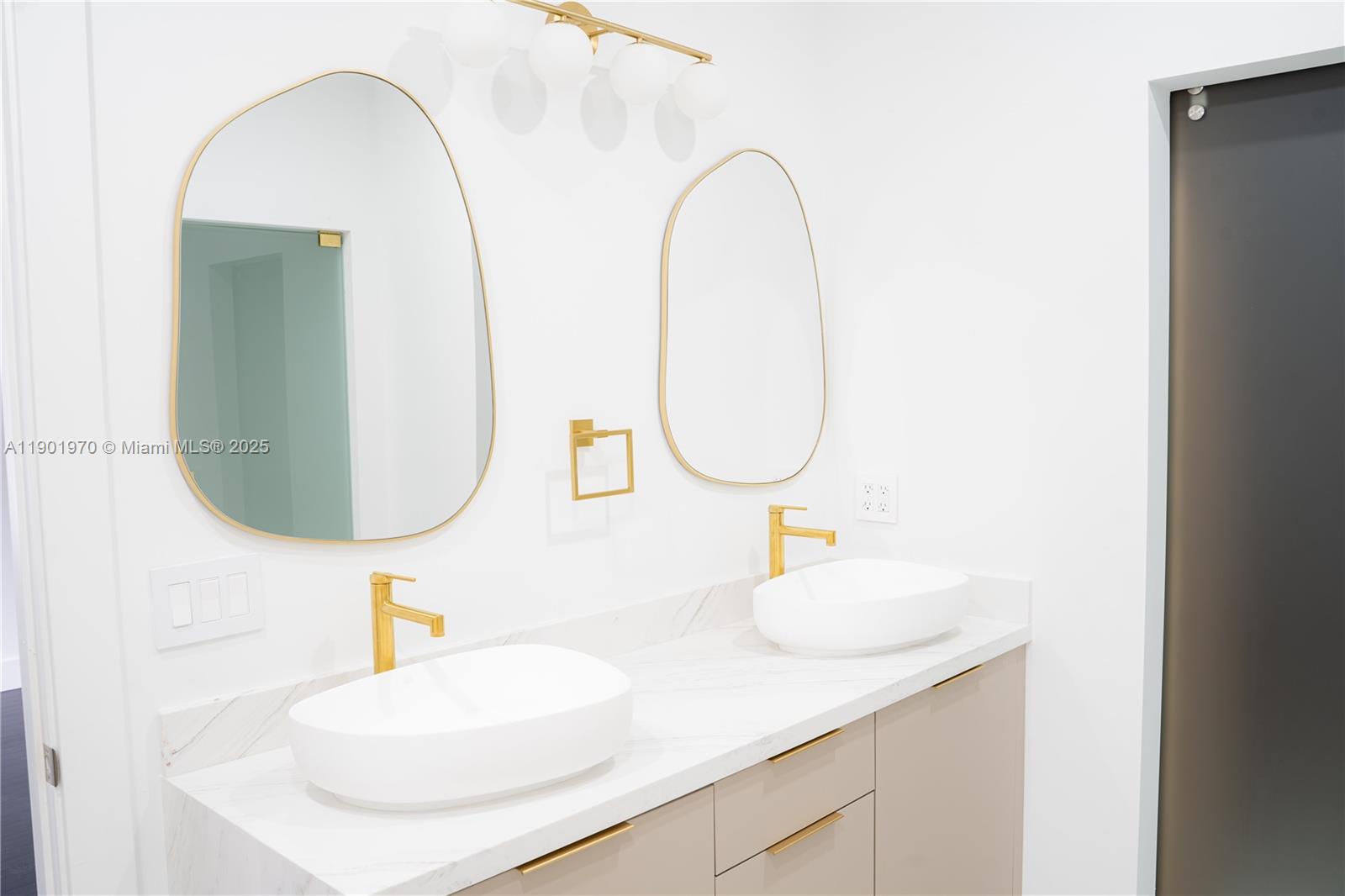 DORAL ISLES-ANTILLES - Residential Lease