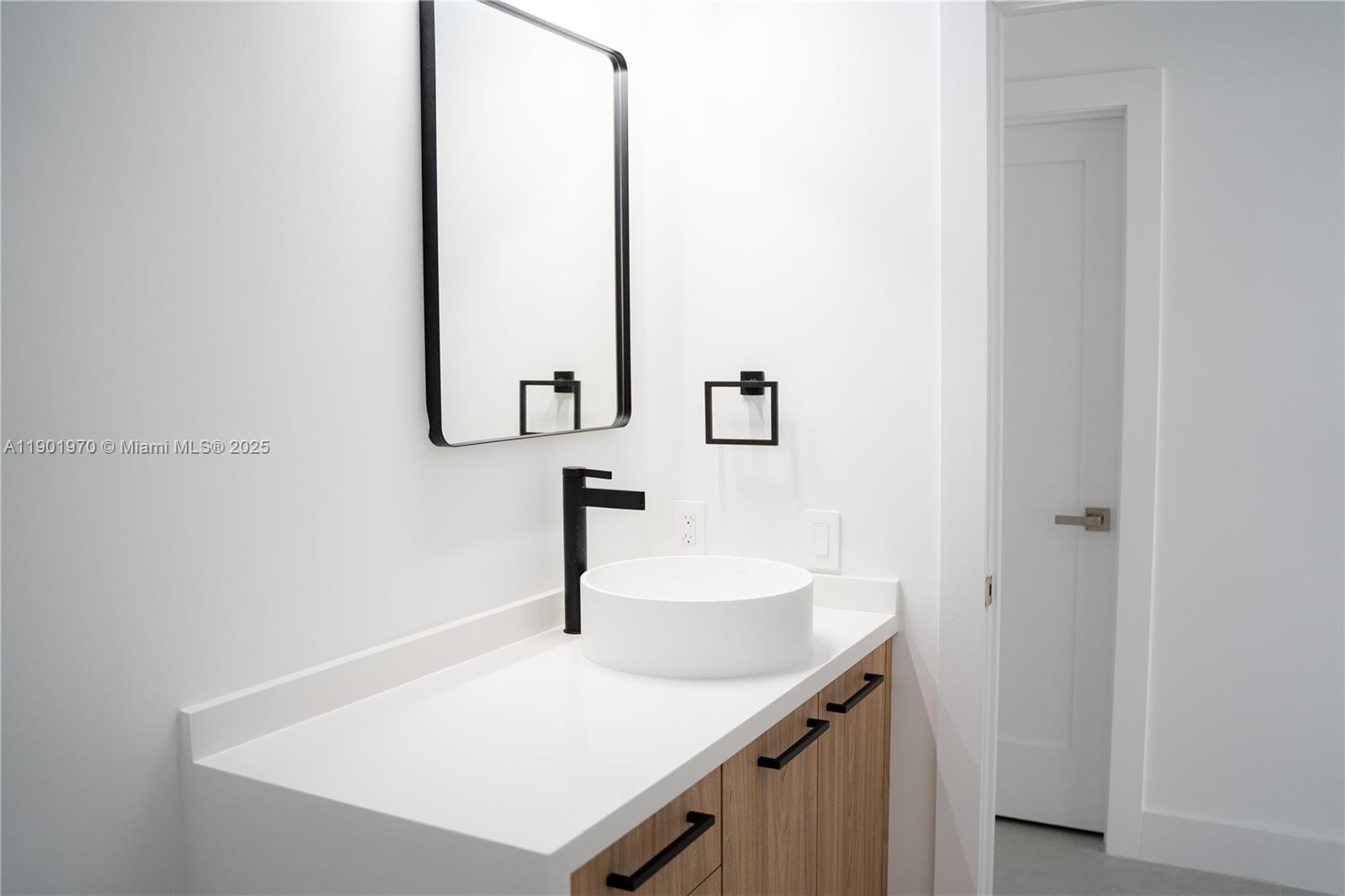 DORAL ISLES-ANTILLES - Residential Lease