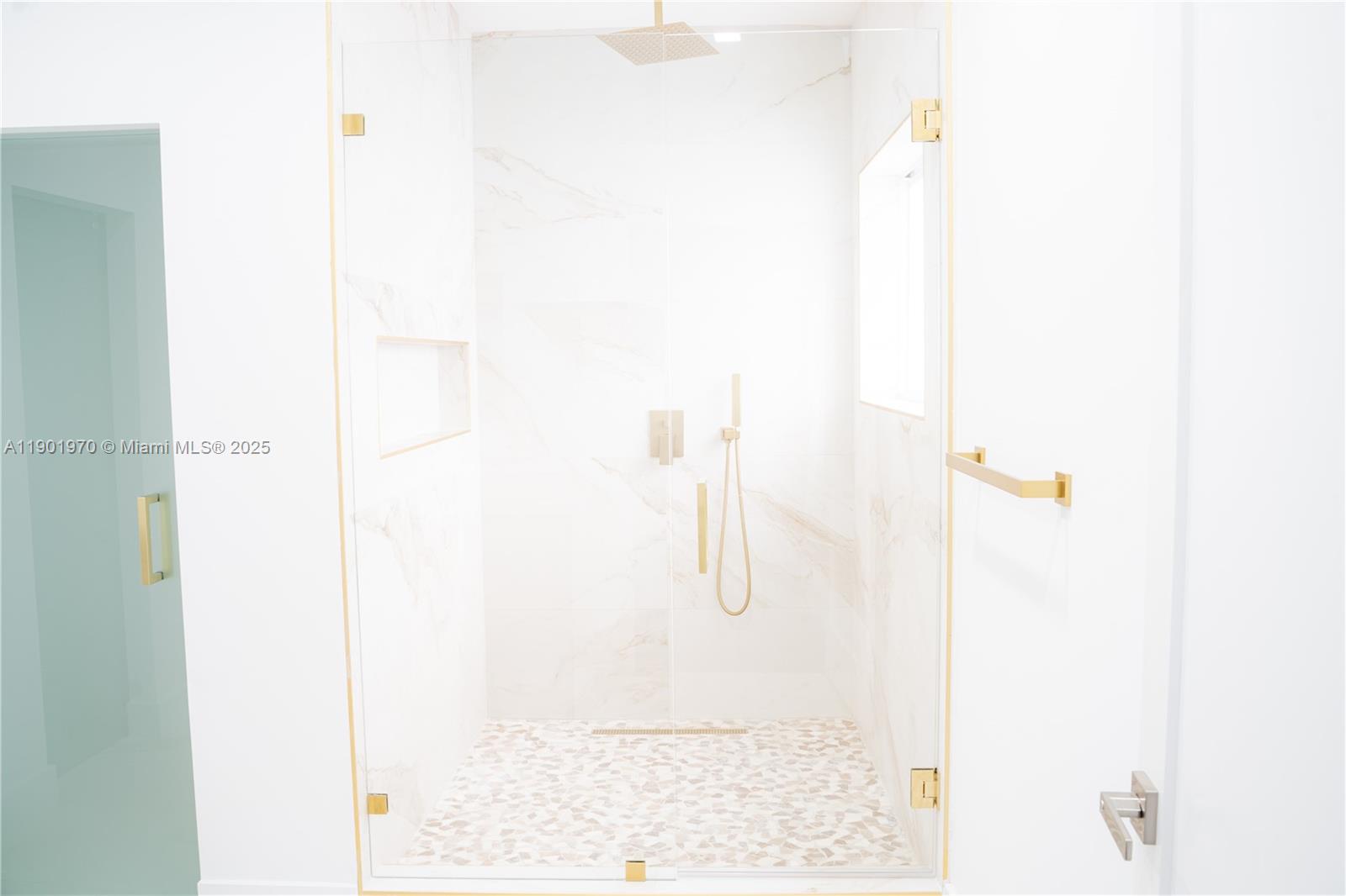 DORAL ISLES-ANTILLES - Residential Lease