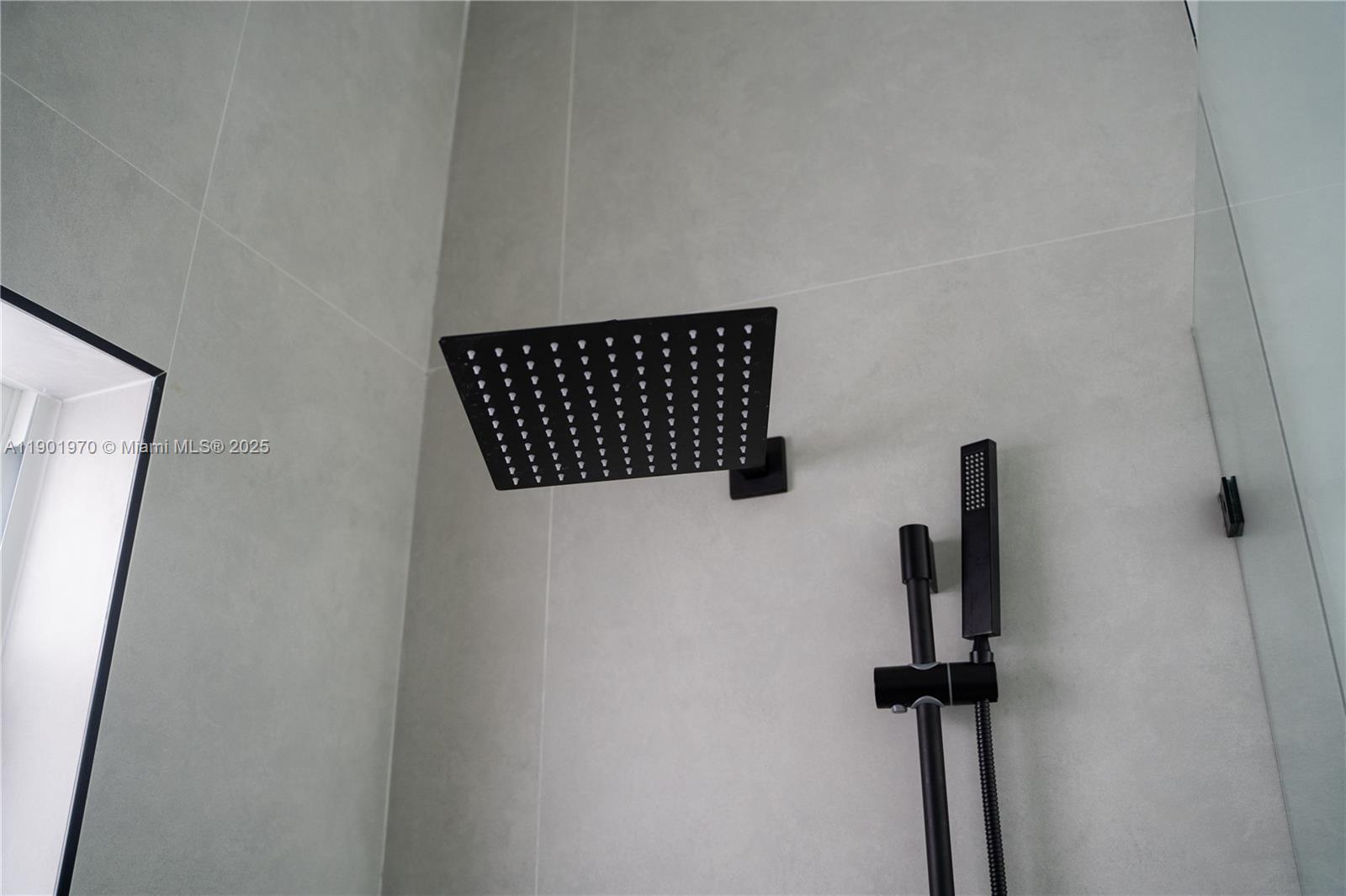 DORAL ISLES-ANTILLES - Residential Lease