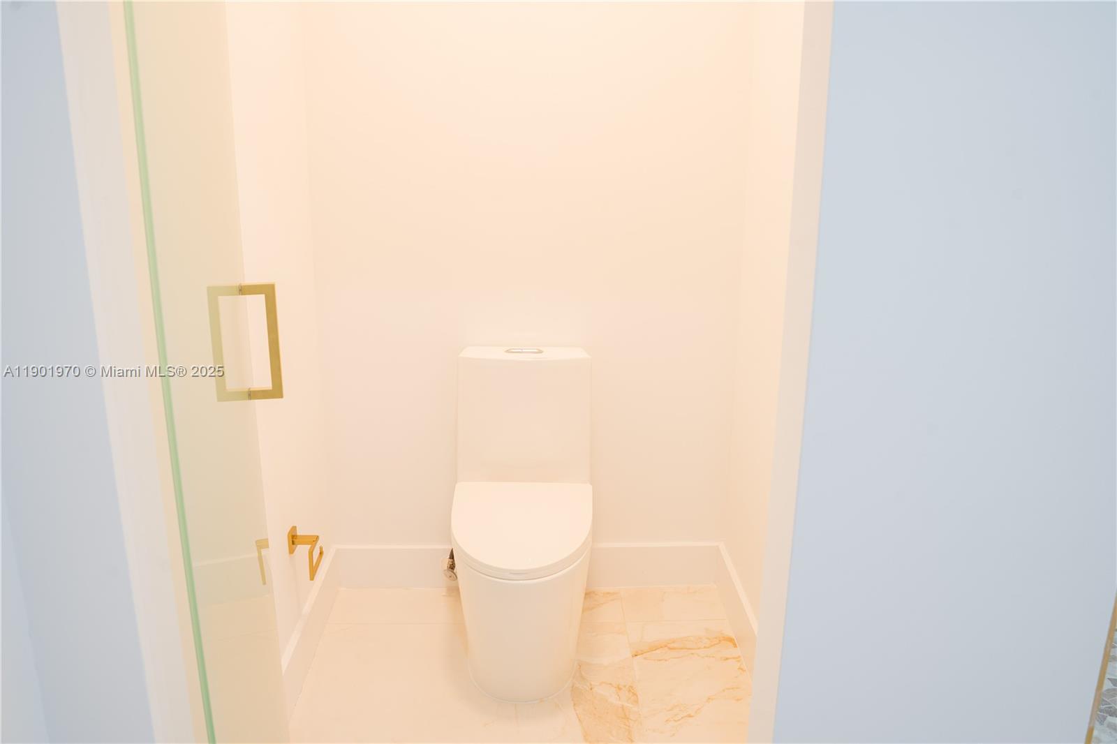 DORAL ISLES-ANTILLES - Residential Lease