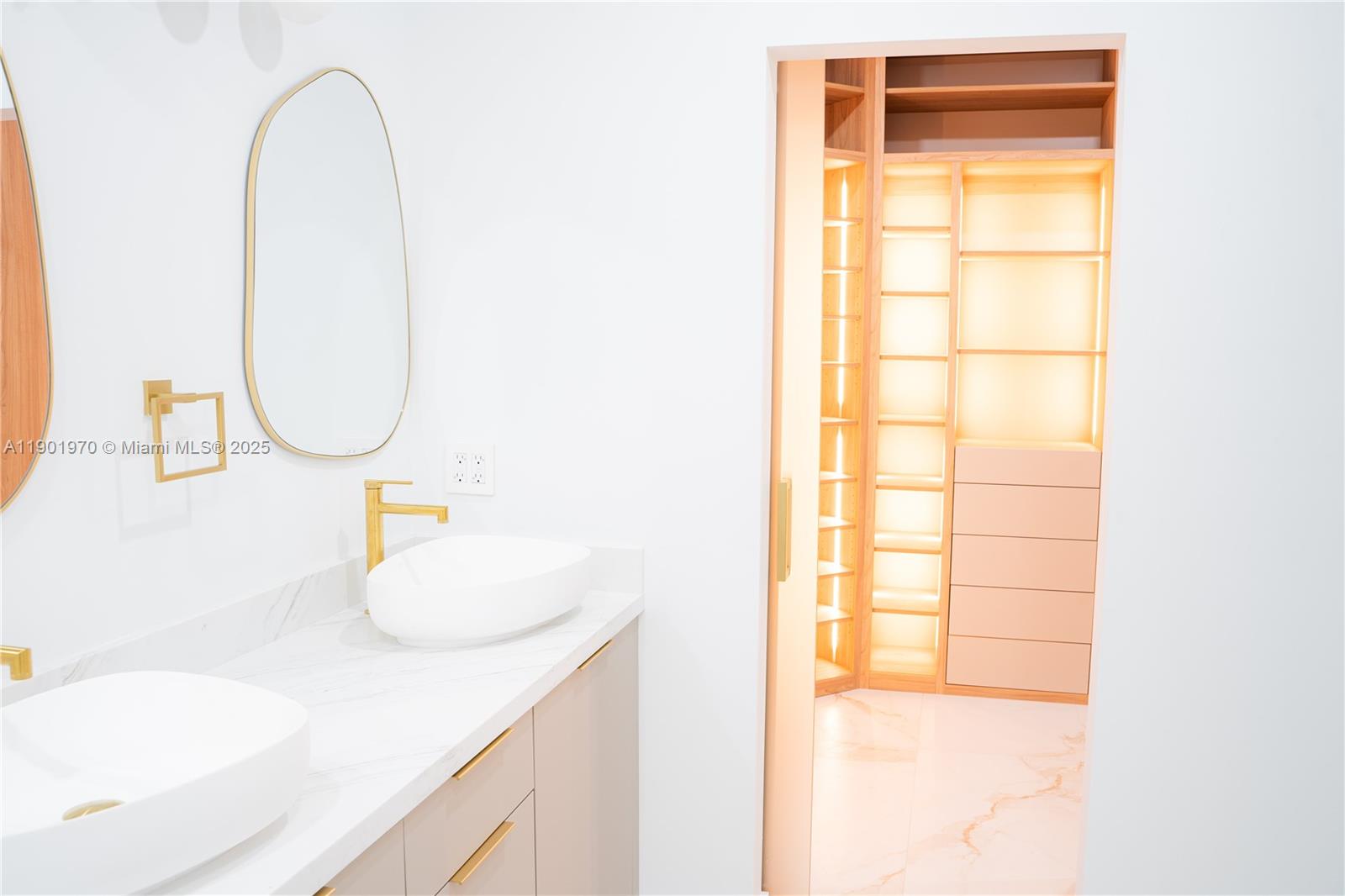 DORAL ISLES-ANTILLES - Residential Lease