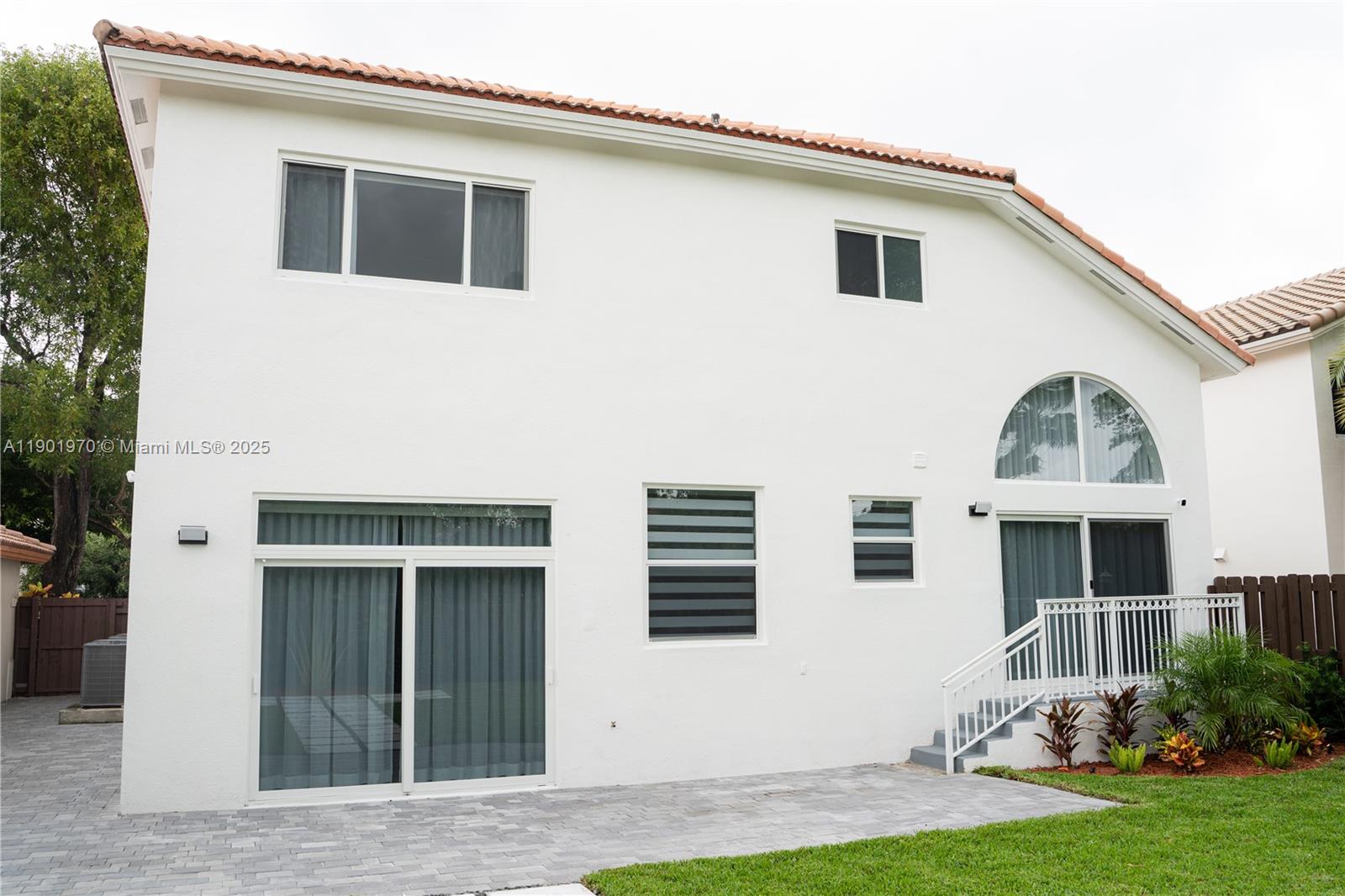DORAL ISLES-ANTILLES - Residential Lease