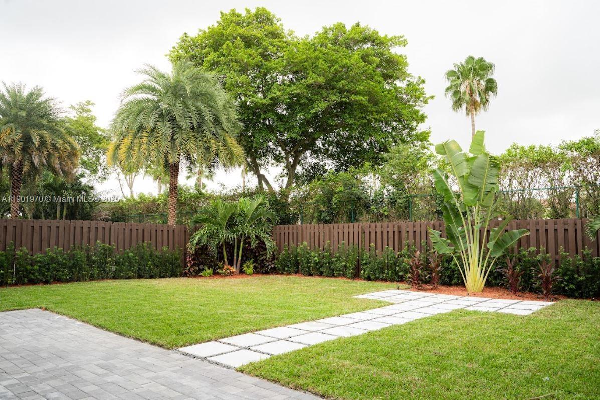 DORAL ISLES-ANTILLES - Residential Lease