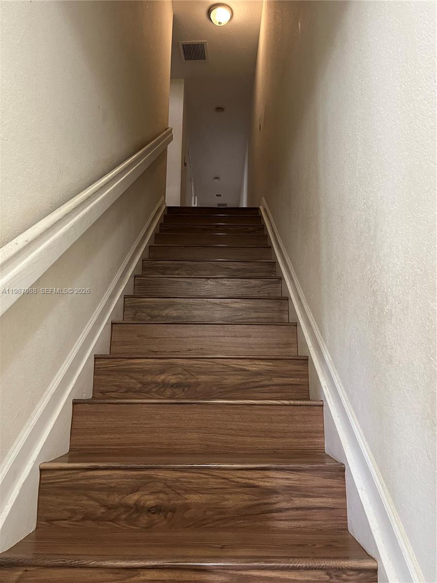 WOODLAND LAKES - Residential Lease