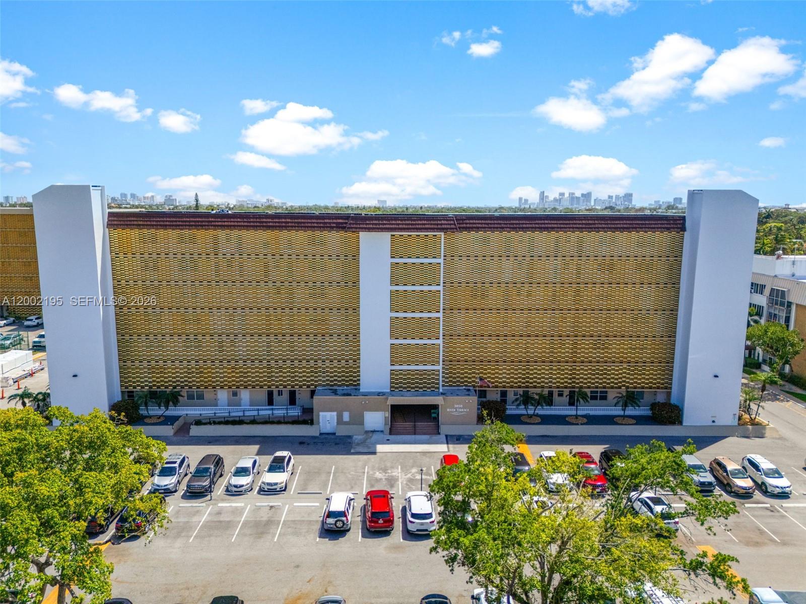 3050 NE 16th Ave 605