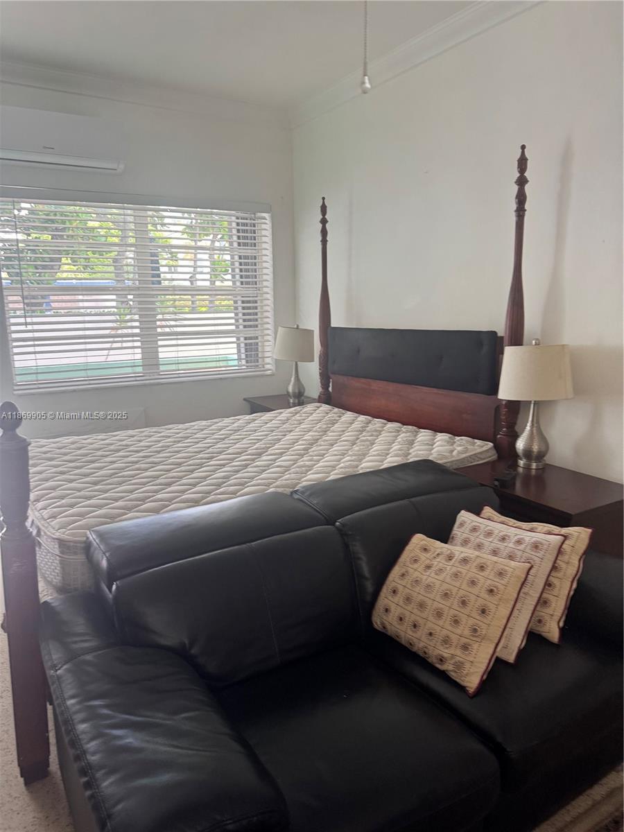 Great studio in a quiet building, furnished, across from the beach, Publix and Walgreens near ,close to all the amenities North Beach has to offer.