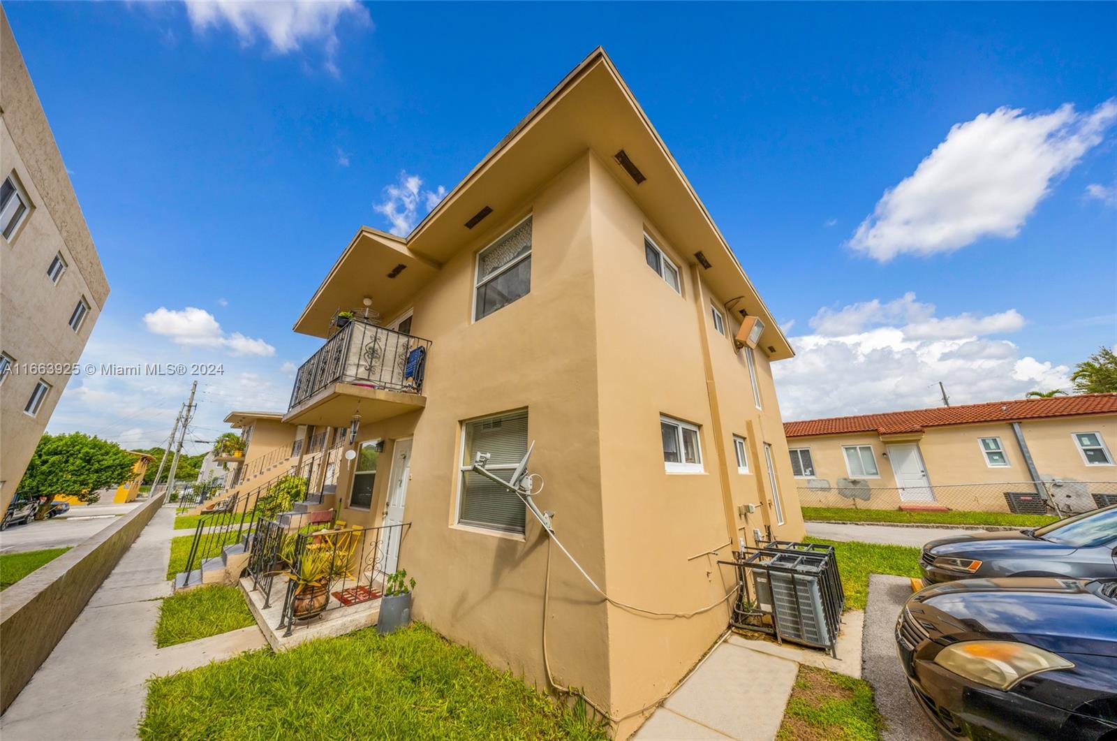 225 SW 18th Ave