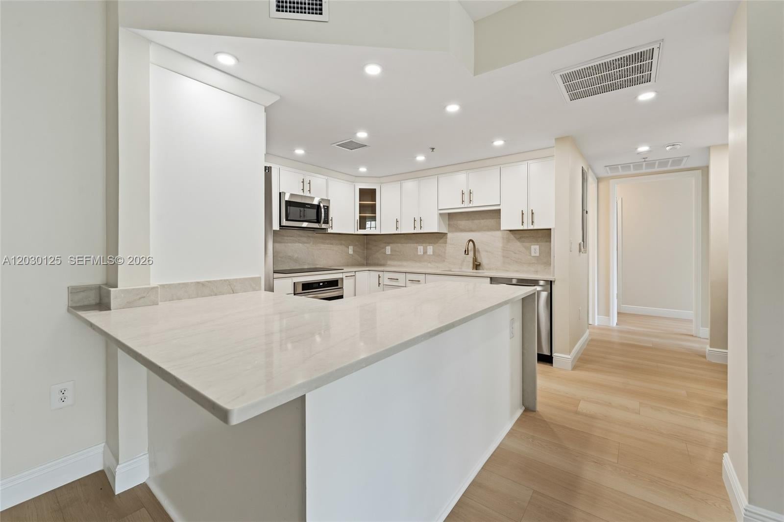 610 Clematis St 533