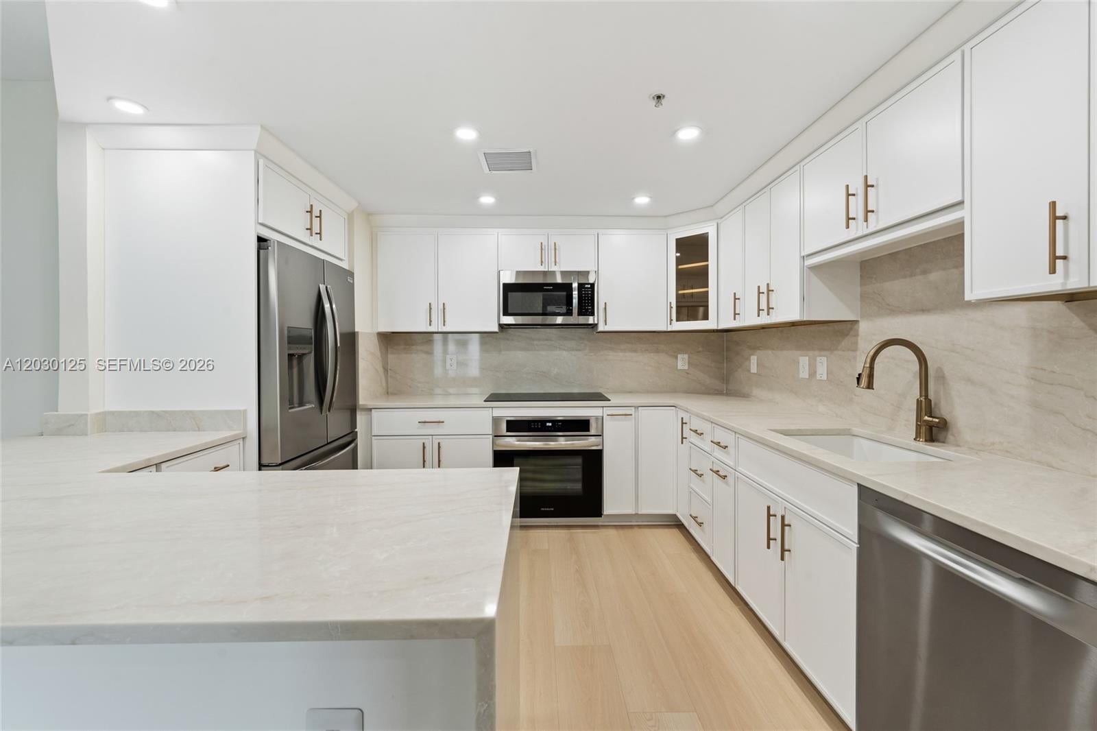 610 Clematis St 533