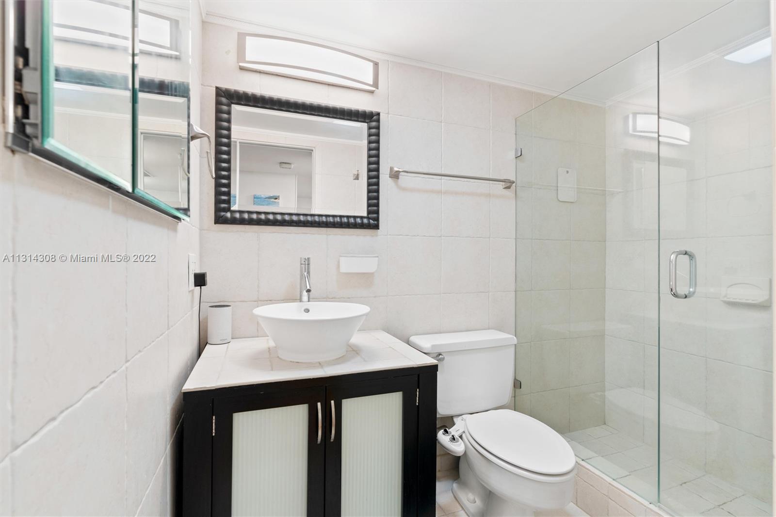 TENNIS CLUB MC LOUGHLIN C - Residential