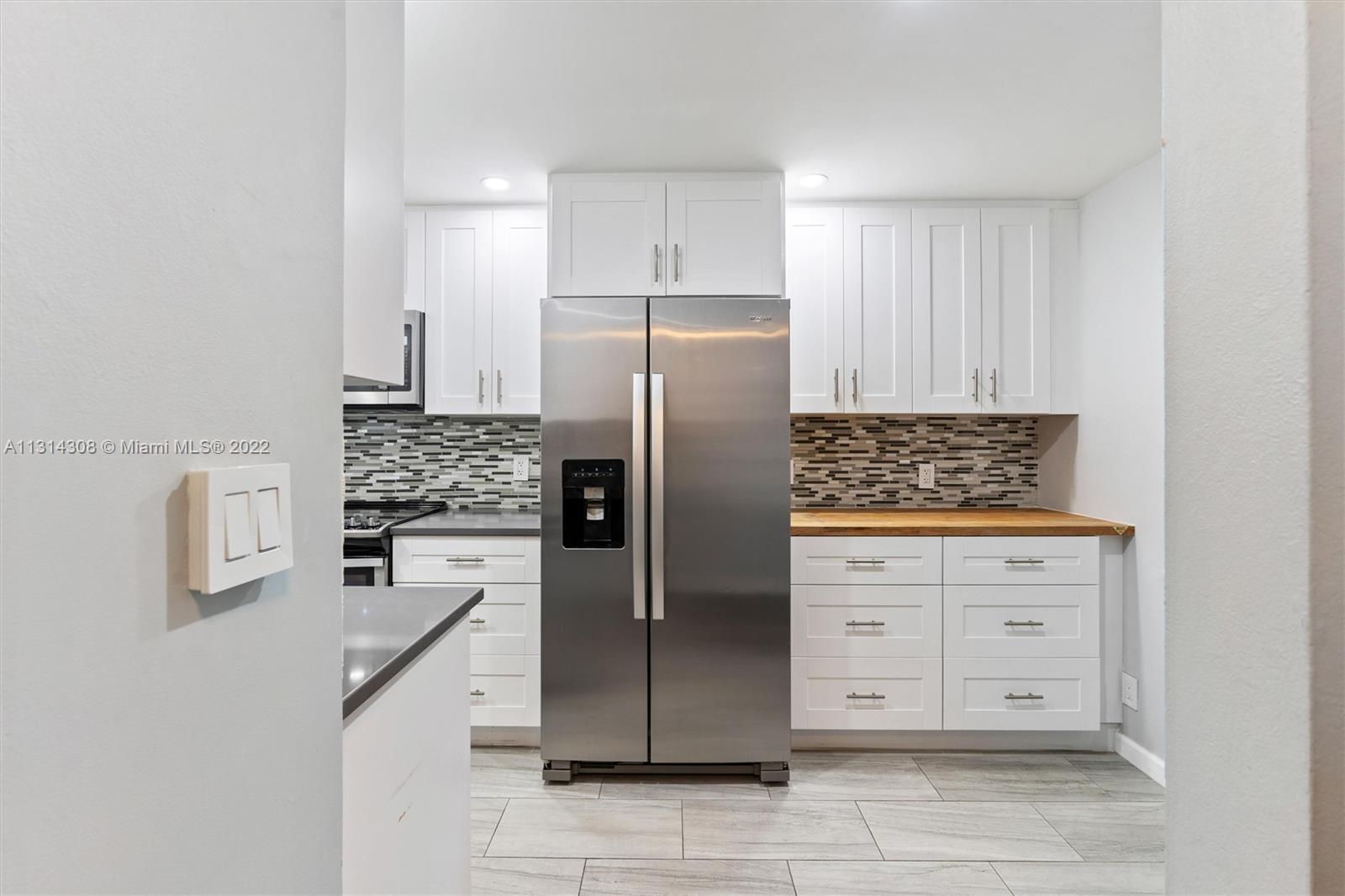 TENNIS CLUB MC LOUGHLIN C - Residential