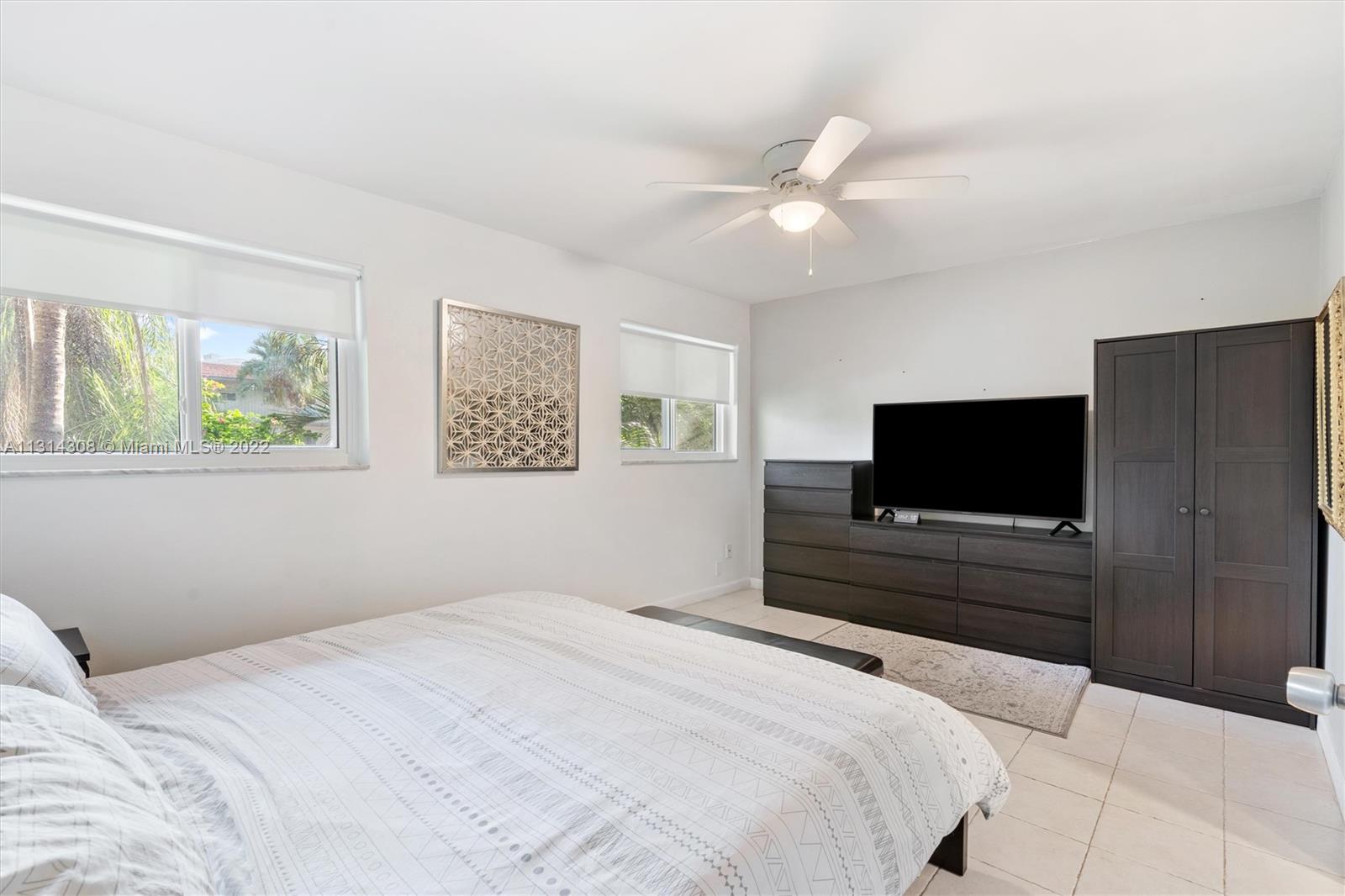 TENNIS CLUB MC LOUGHLIN C - Residential