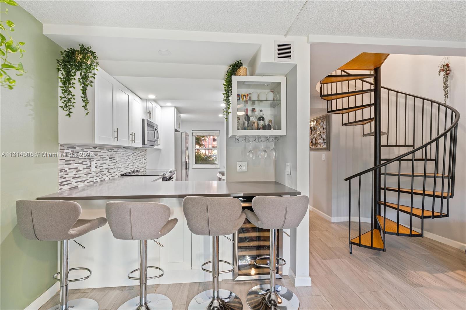 TENNIS CLUB MC LOUGHLIN C - Residential